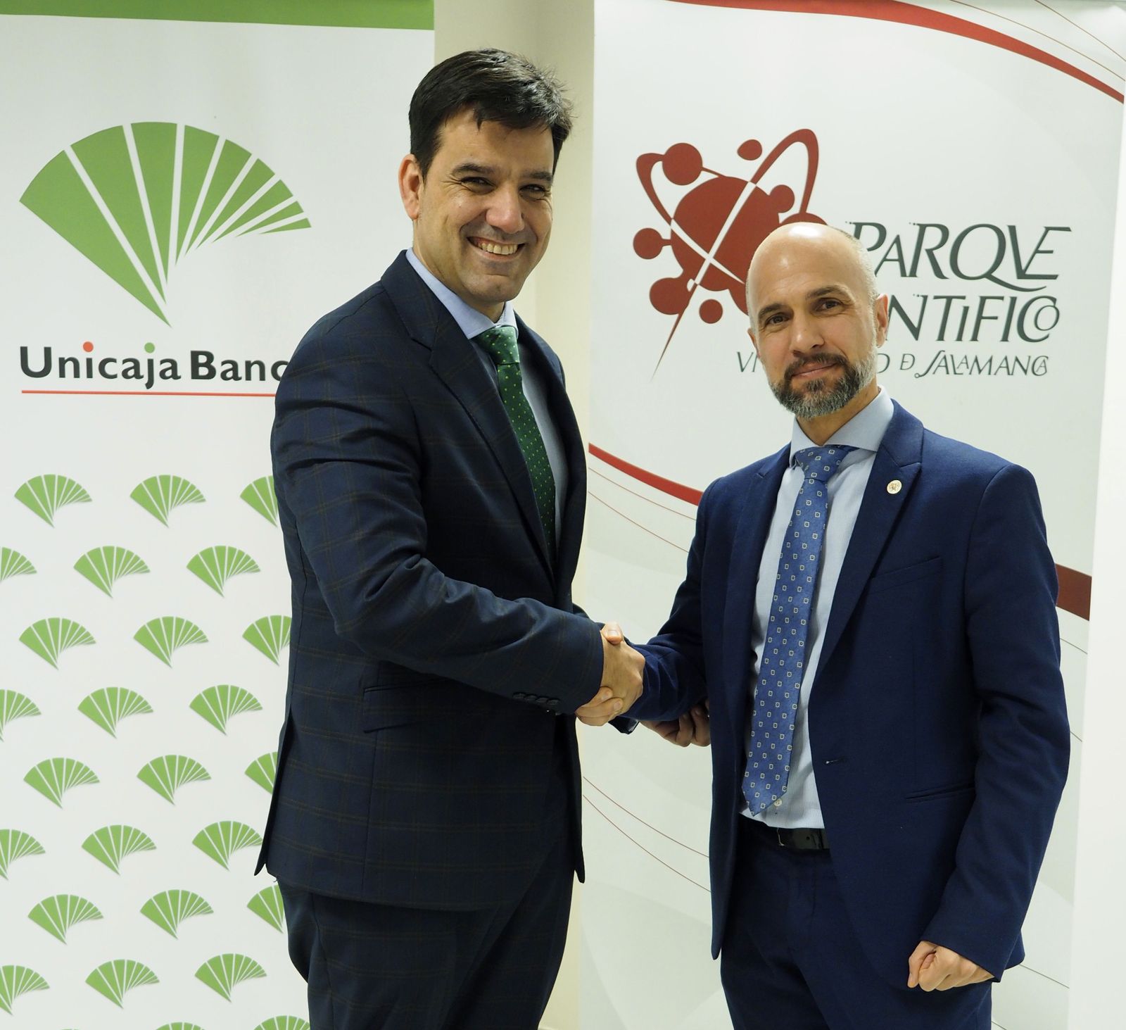 19 12 19 Firma convenio UNICAJA 01