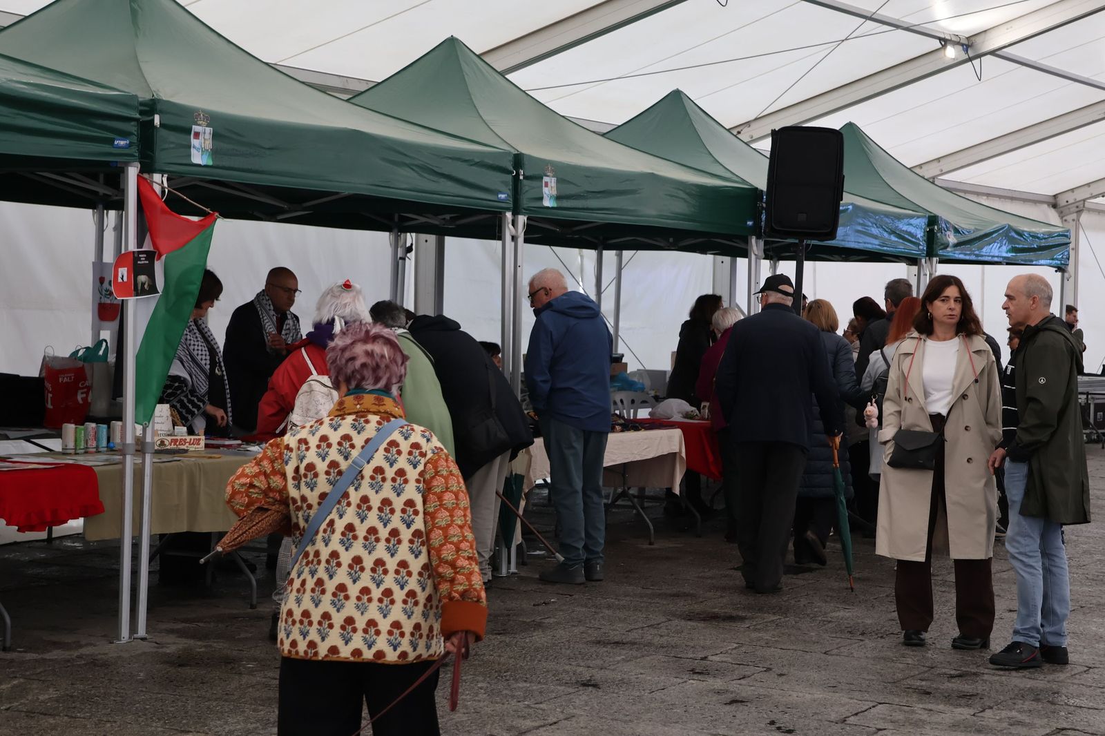 GALERÍA | Inauguración del mercadillo solidario en la Plaza Mayor de Zamora en apoyo al pueblo palestino