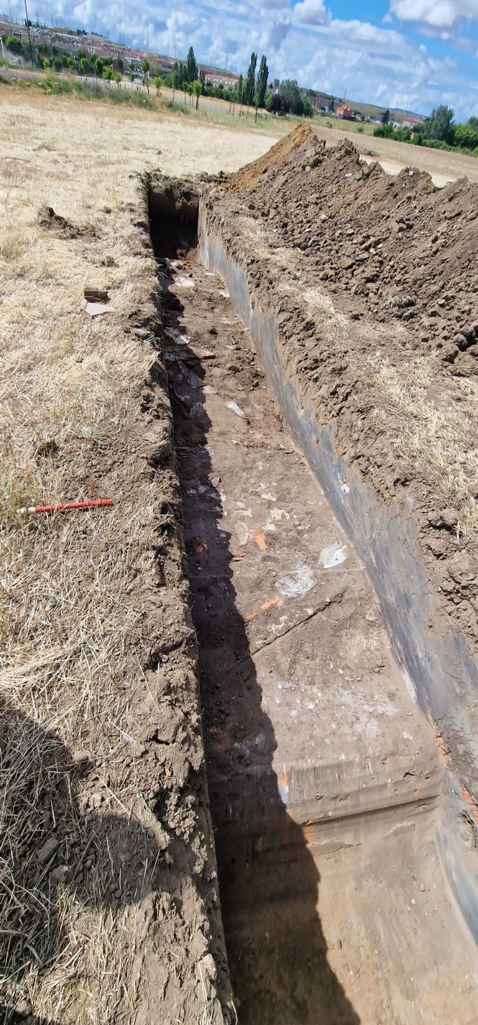 Catas para datar yacimiento arqueológico zona El Salinar en Villamayor 