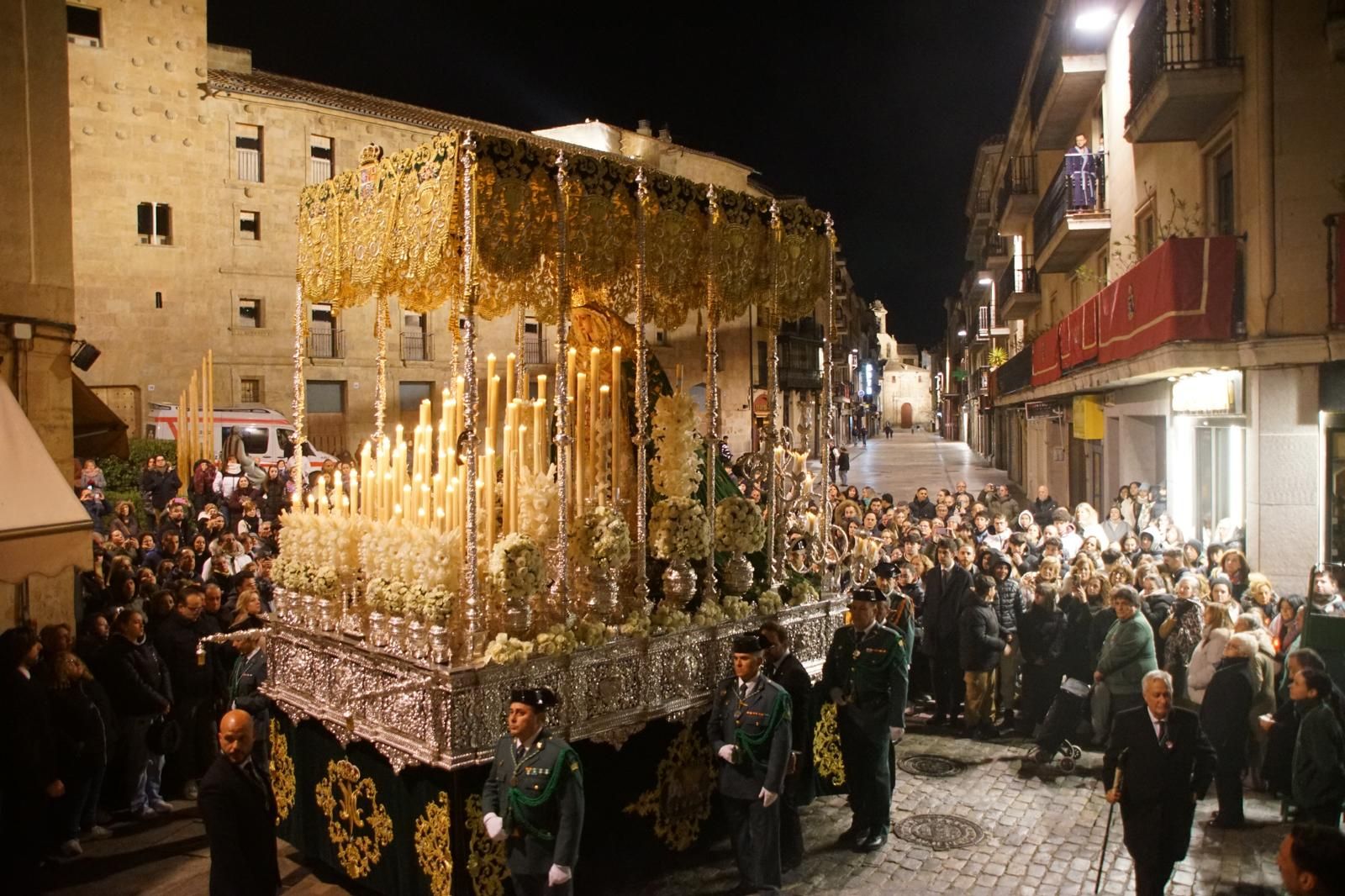 Las imágenes de la emotiva procesión de la Dominicana sin el Cristo de la Buena Muerte