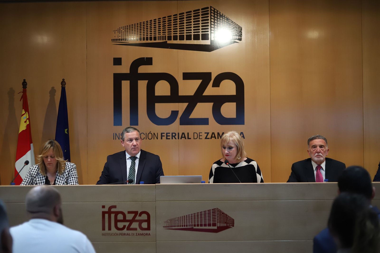 El Consejo de Alcaldes se reúne en IFEZA con la presencia de más de 200 representantes