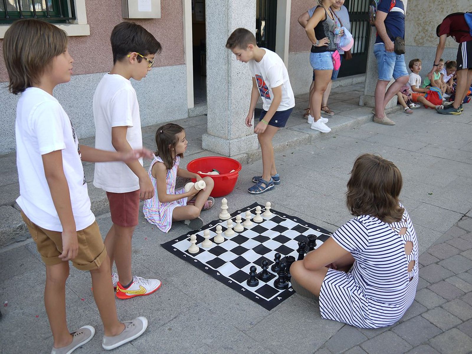 juegos-en-la-calle-y-desayuno-saludable-fiestas-san-roque-carbajosa-2
