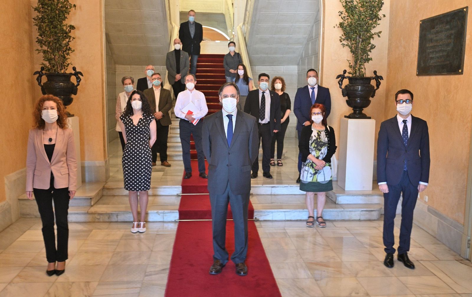 Foto de familia con agentes económicos y sociales