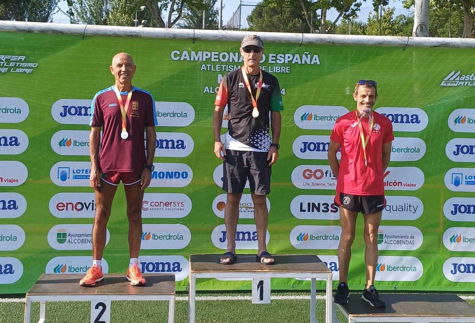 Fin de semana de éxitos y desafíos para el Vino Toro Caja Rural en Campeonatos de España