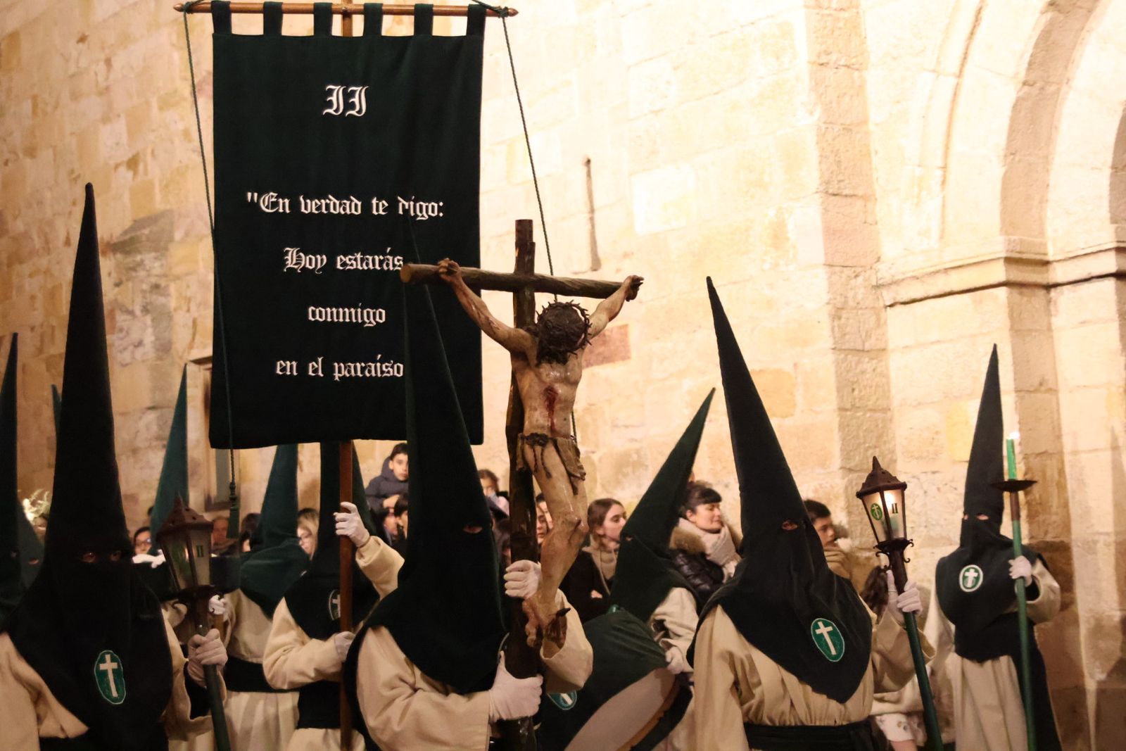 GALERÍA | Revive en imágenes la procesión de las Siete Palabras