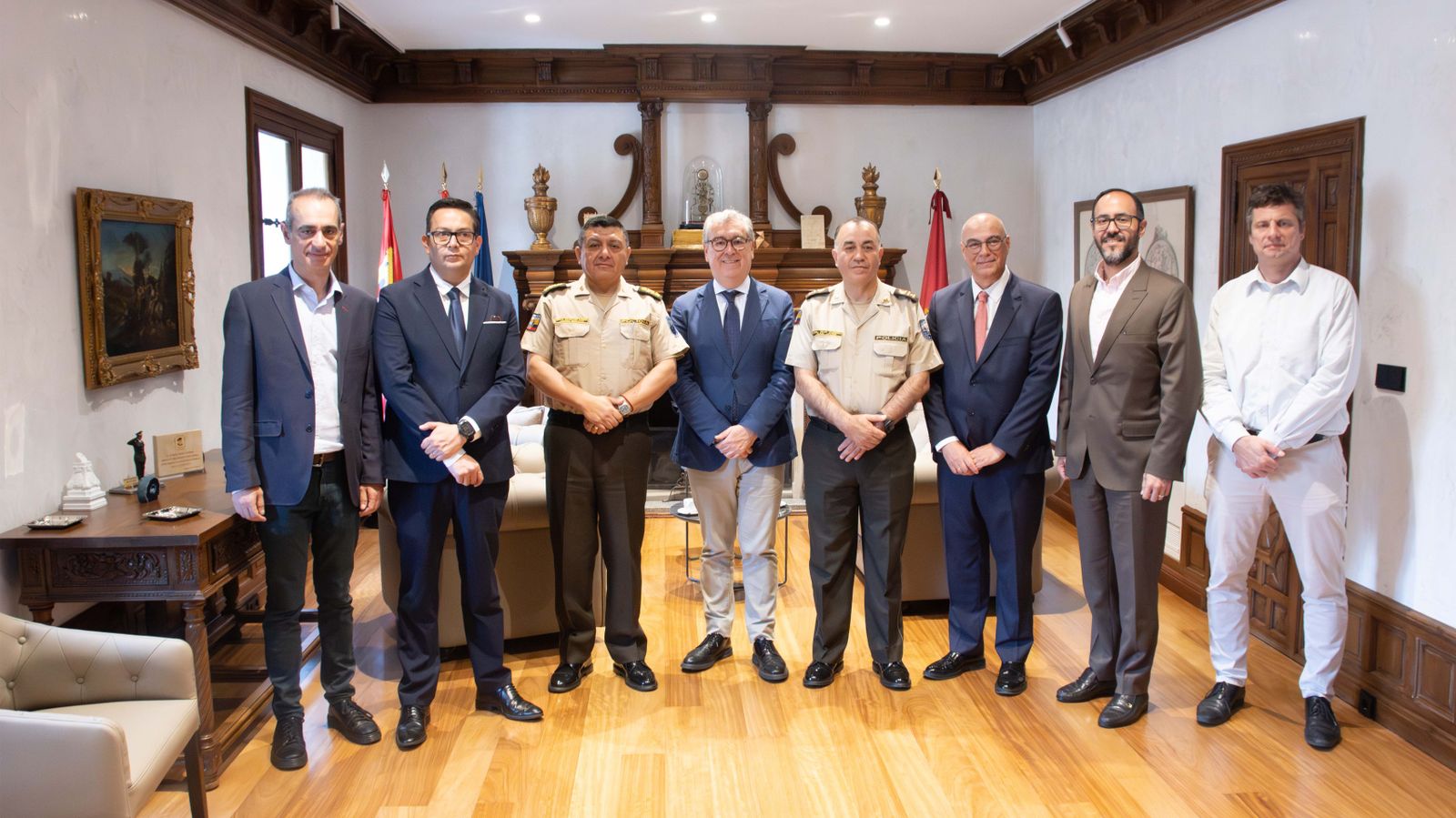 La Universidad de Salamanca y la Policía Nacional de Ecuador estudian la implantación de programas de formación