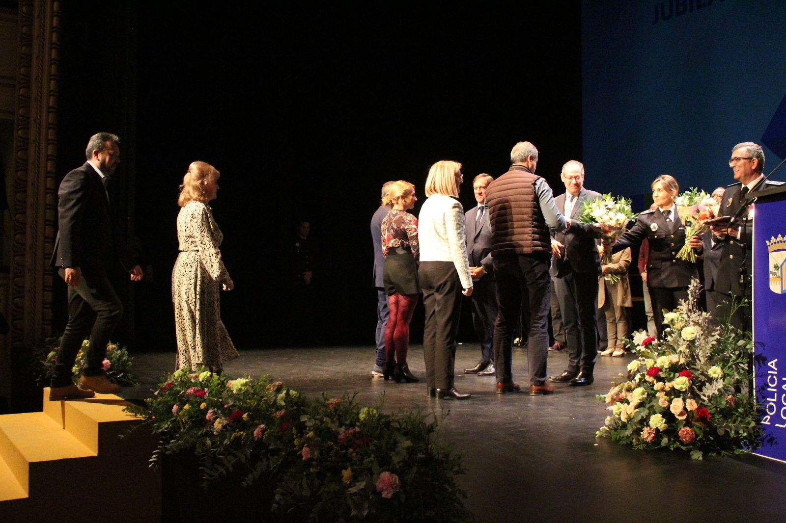 entrega-de-medallas-de-reconocimiento-a-la-policia-local-49