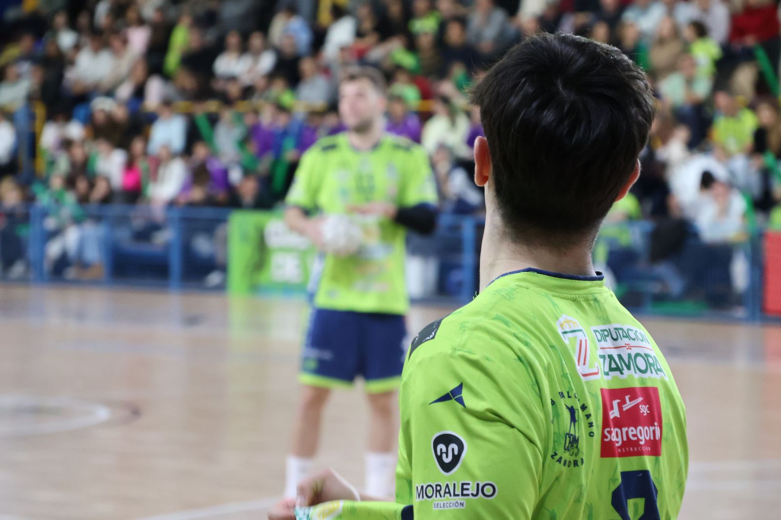 GALERÍA | Duelo de alturas entre el BM Zamora y el Torrelavega