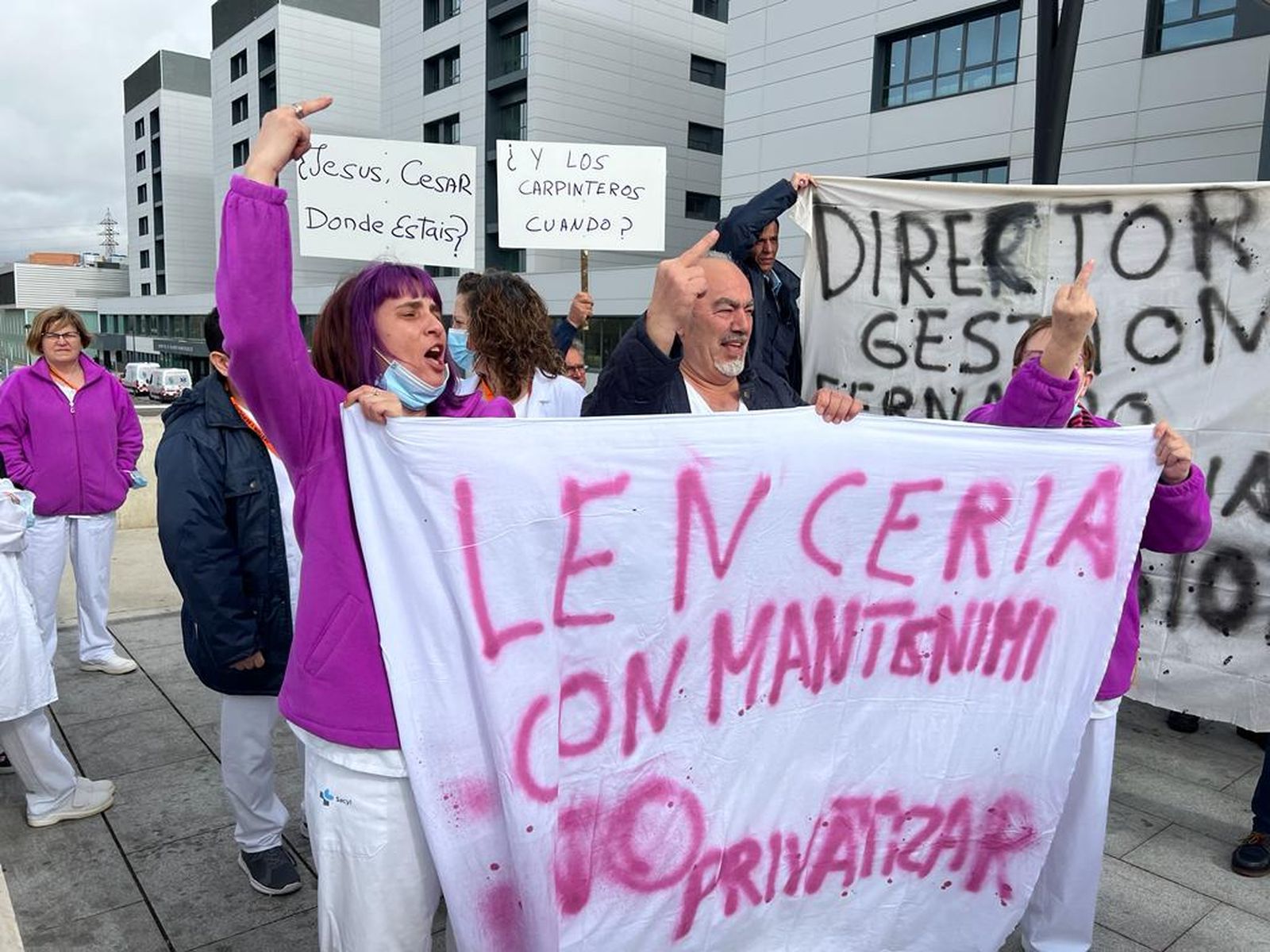 concentracion-de-los-trabajadores-de-mantenimiento-por-la-privatizacion-del-servicio-en-el-hospital-de-salamanca-fotos-s24h-23