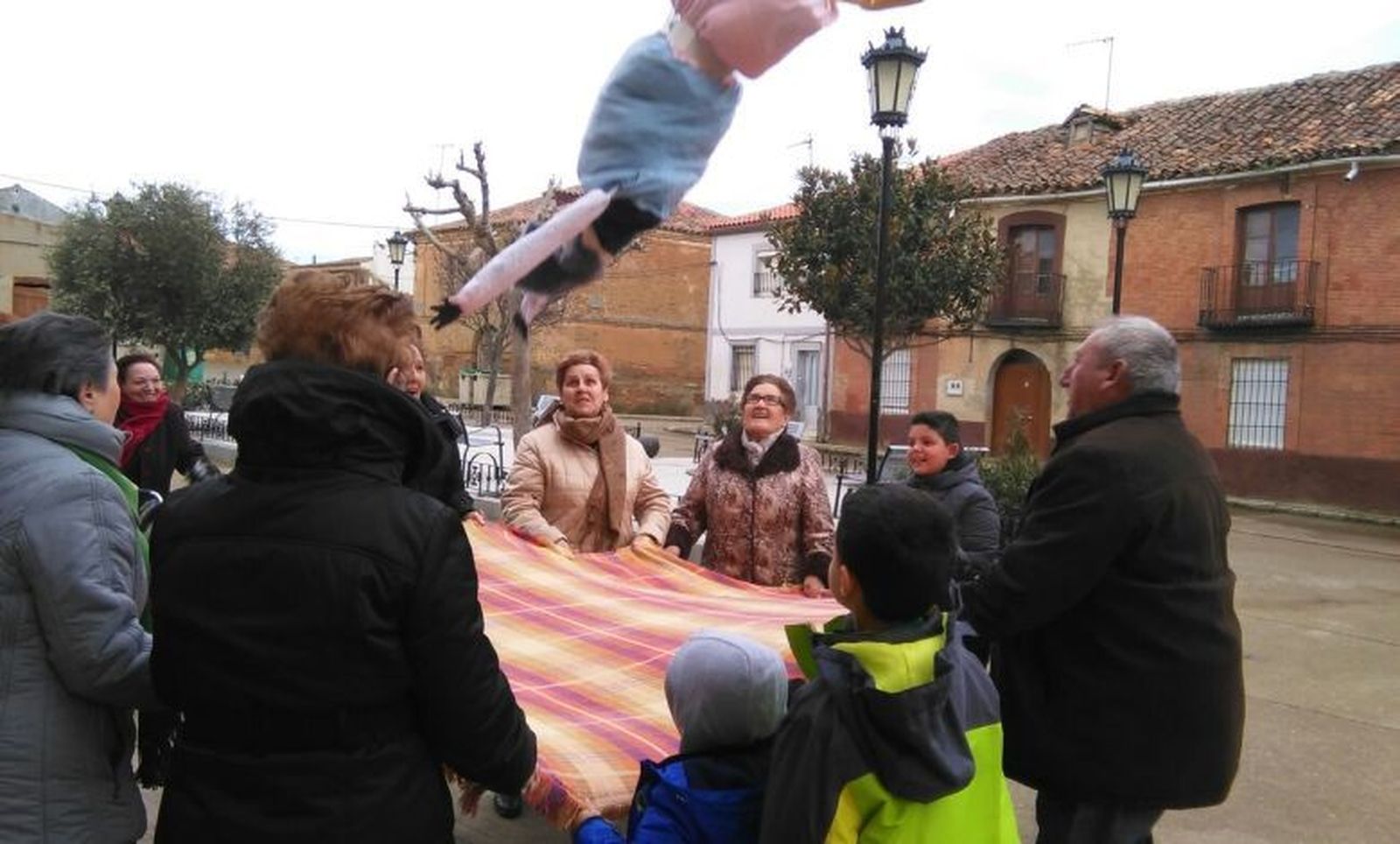 Tradición del pelele, recuperada por Iniciativas Ropelanas