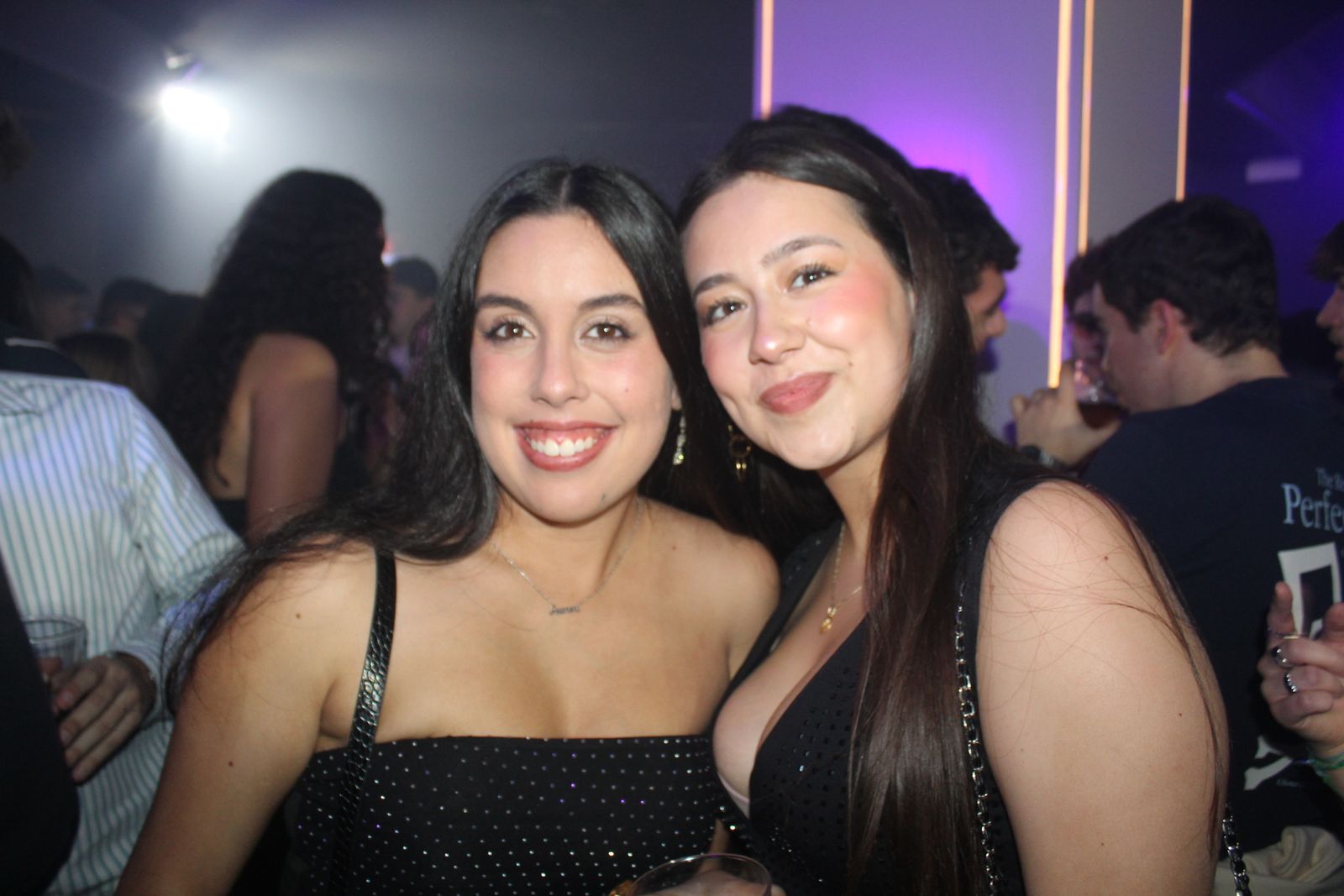 El Fin de Año Universitario continua por los bares de la capital del Tormes tras las doce campanadas