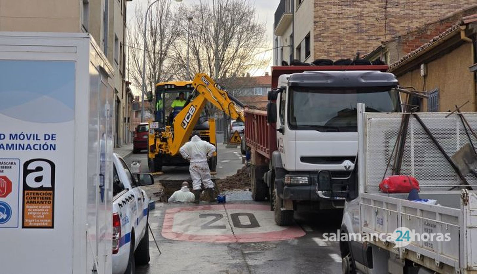 Rotura de una tubería en la calle Río Sil Rotura de una tubería en la calle Río Sil