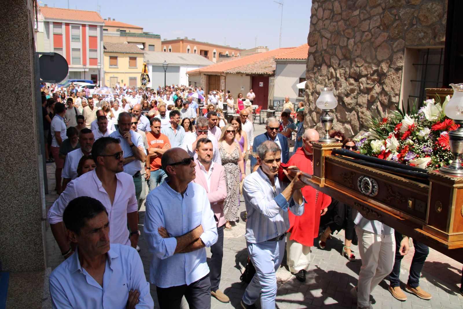 Procesión en honor al Cristo de las Batallas en Castellanos de Moriscos