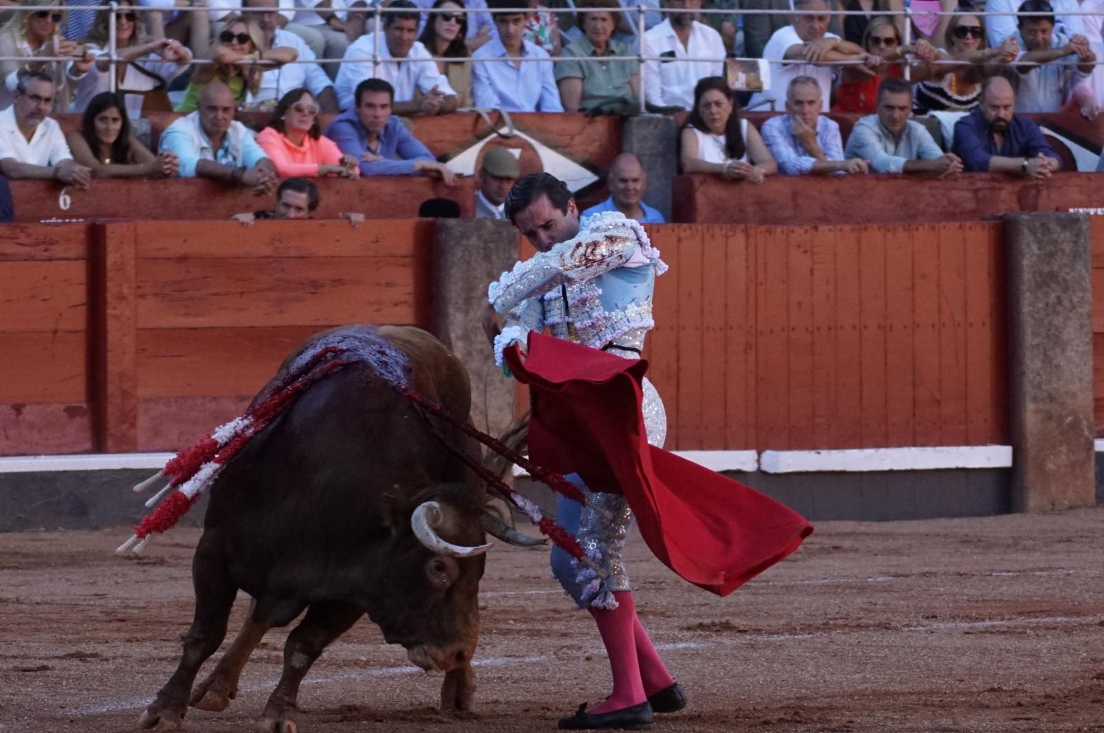 Emilio de Justo, Juan Ortega y Roca Rey inauguran el cartel de figuras en la feria de Salamanca: la corrida de Garcigrande en imágenes