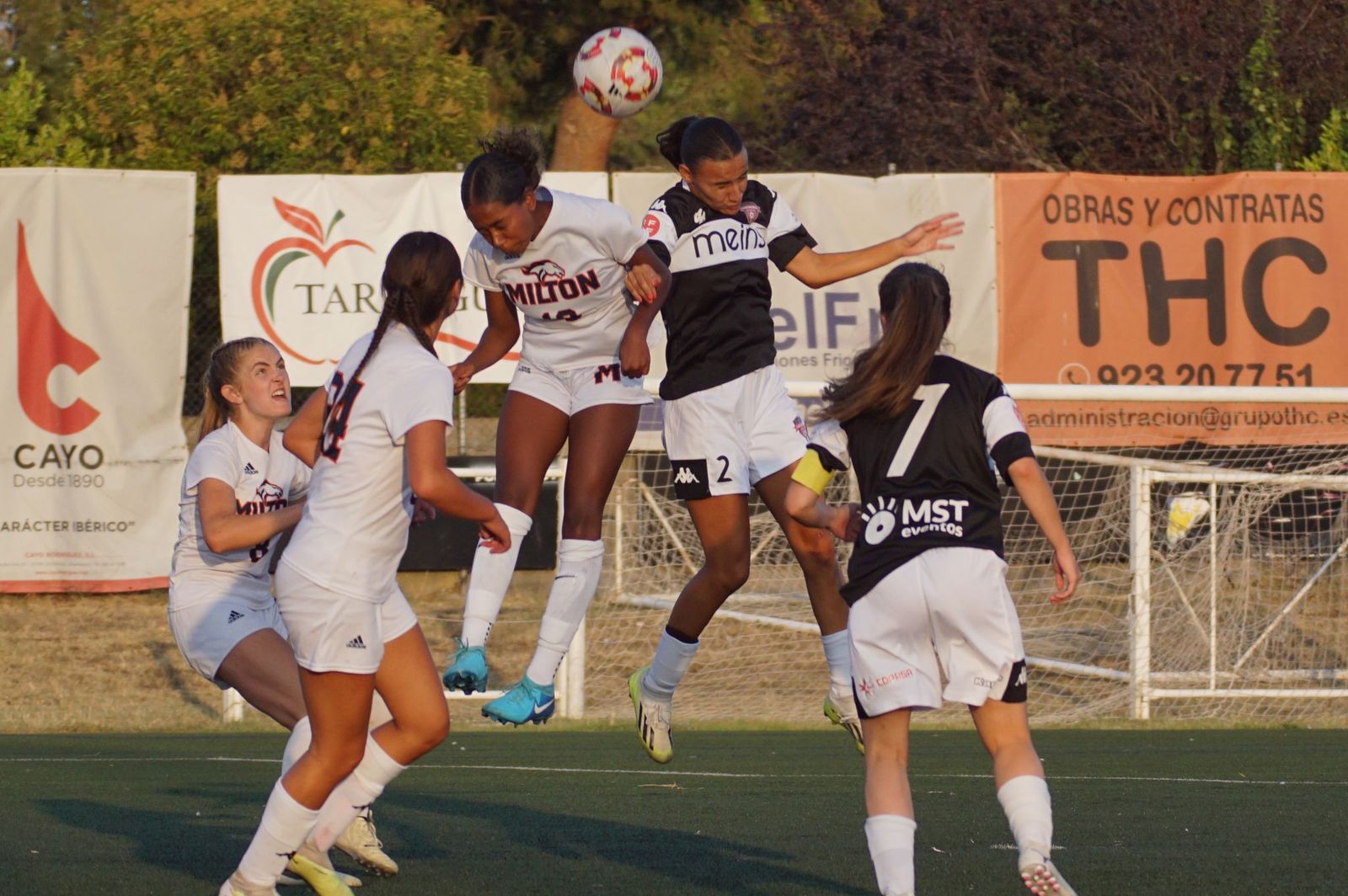 partido-amistoso-salamanca-futbol-femenino-y-milton-academy-foto-juanes-26