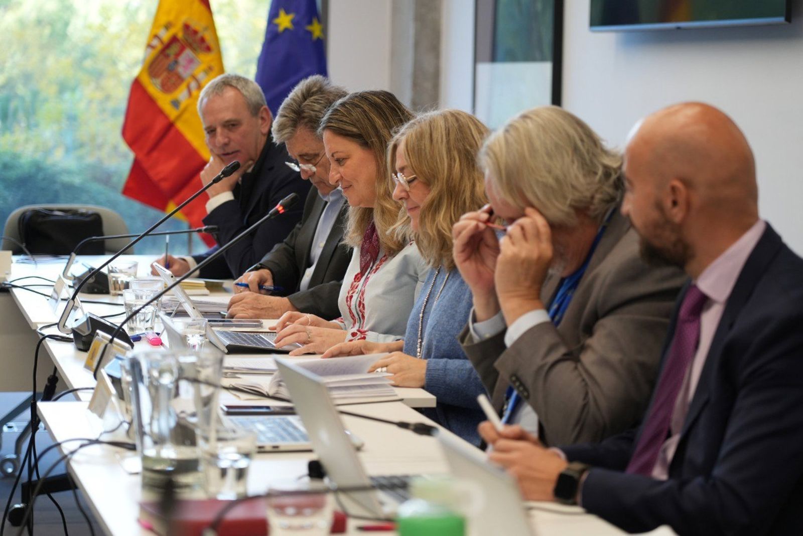 La secretaria de Estado de Función Pública, Consuelo Sánchez Naranjo, en una reunión con CCOO, UGT y CSIF para abordar la mejora salarial y laboral de los trabajadores públicos. En Madrid a 20 de noviembre de 2025. - MINISTERIO DE FUNCIÓN PÚBLICA