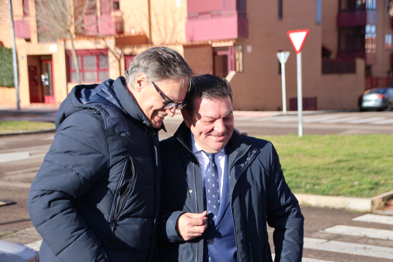 Visita de las obras de construcción de la nueva plaza de Vistahermosa