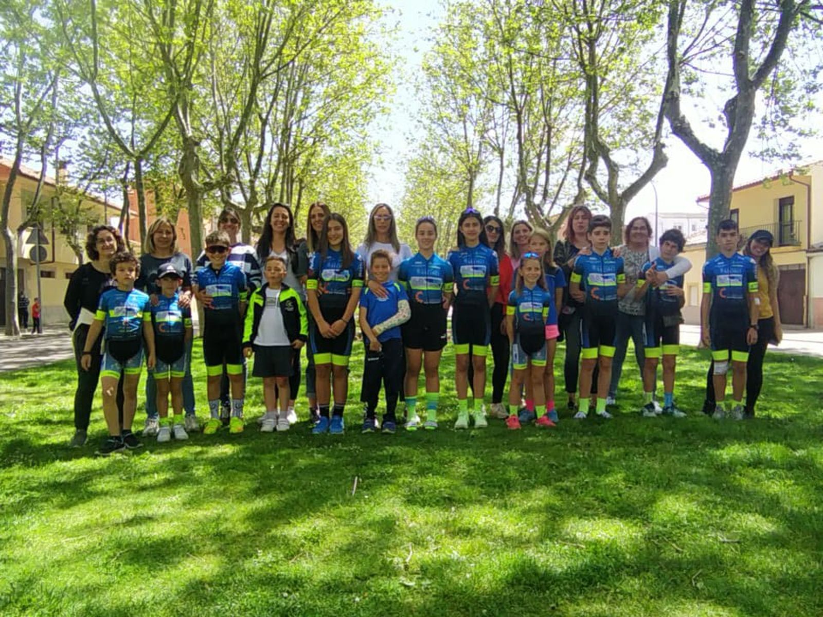 Gran estreno de la campaña de carretera para la Escuela de Ciclismo Salmantina