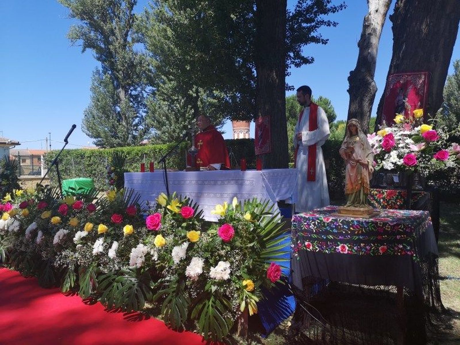 Misa en honor a la patrona de Santa Cristina celebrada el pasado año en La Estacada