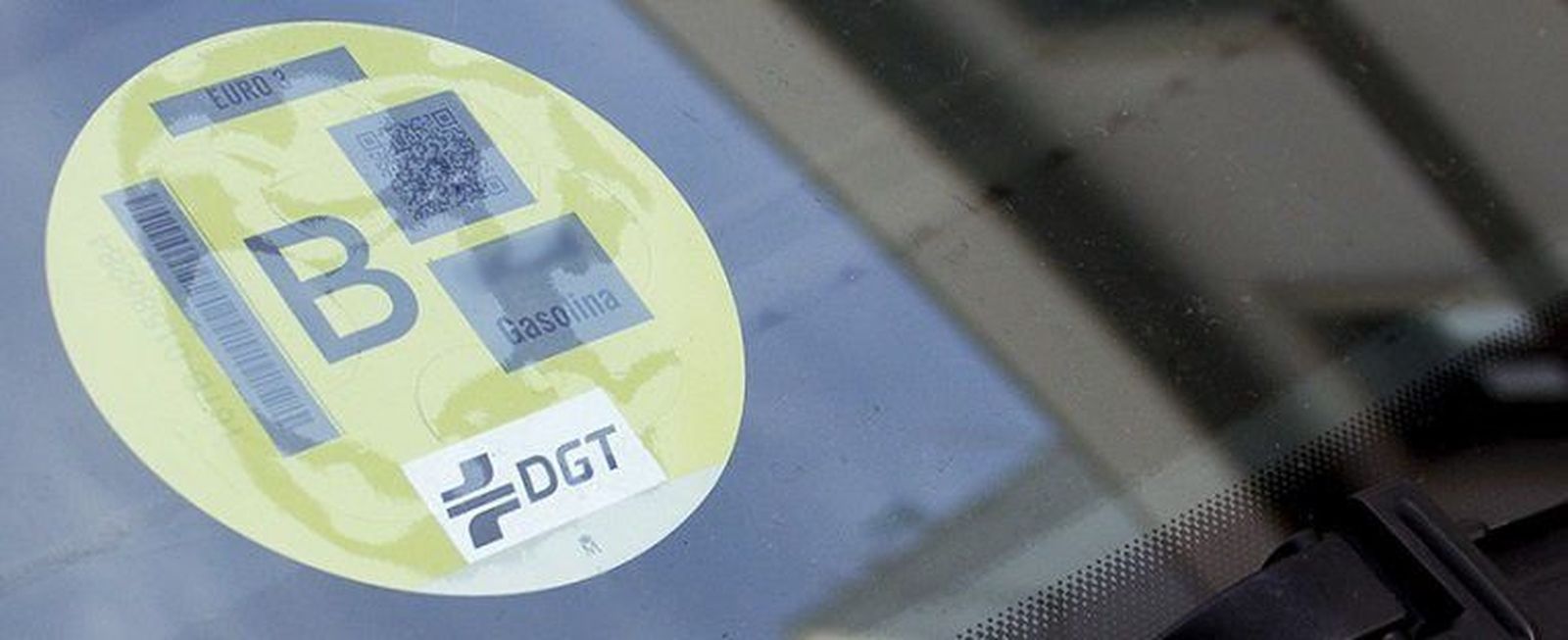 Tráfico certifica la eficiencia medioambiental de vehículos sin comprobar su nivel de contaminación