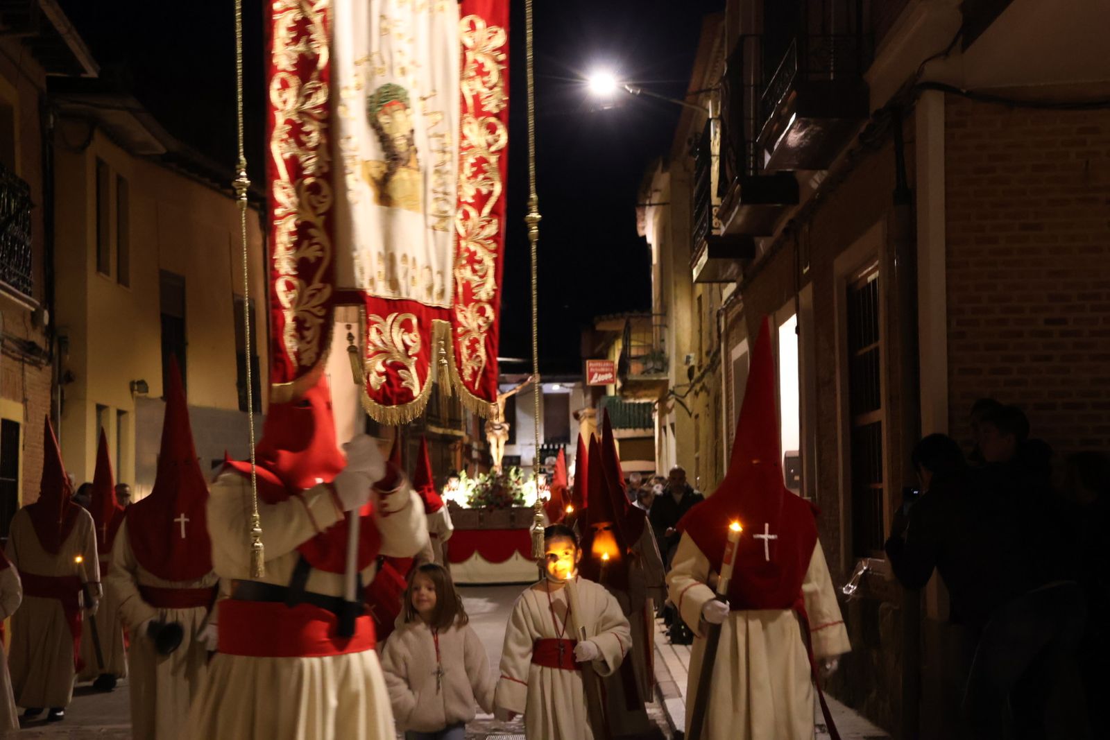 Revive en imágenes la procesión del Silencio en Villalpando