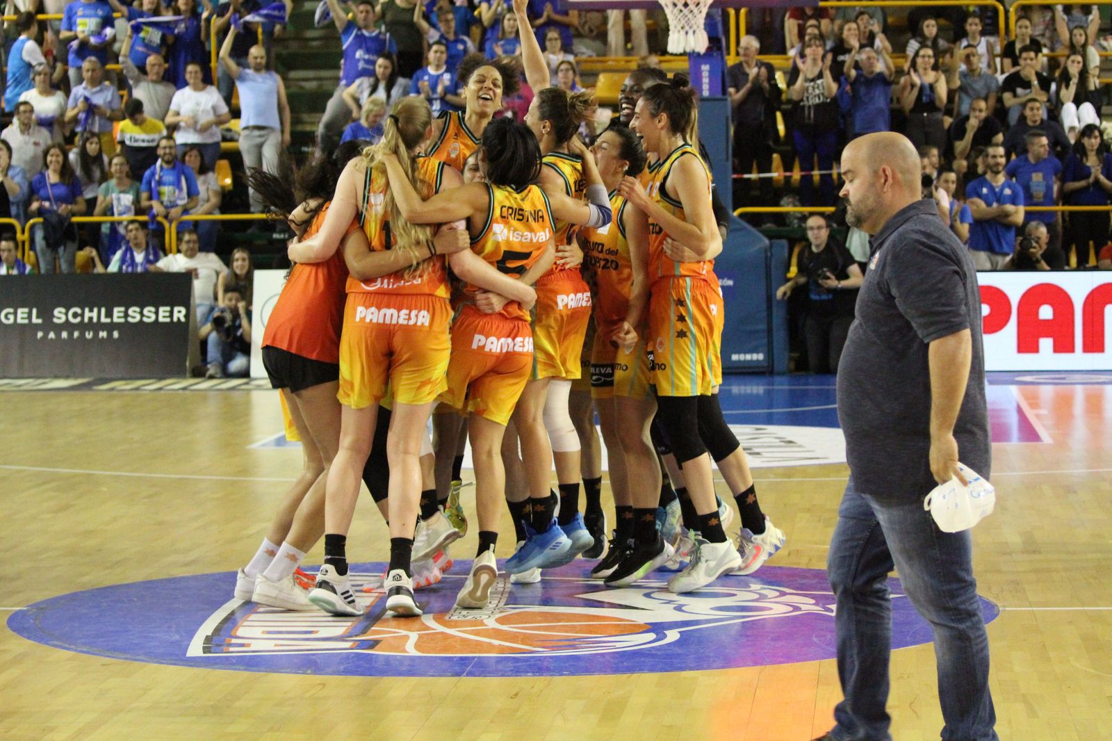 perfumerias-avenida-valencia-basket-88