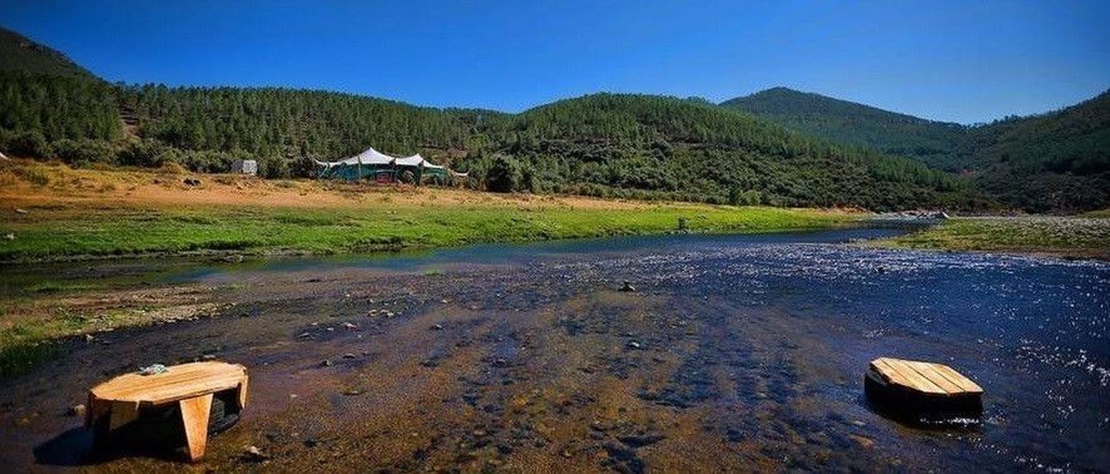 Aparece el cadáver de un italiano de 25 años en una poza del río donde se celebró el festival jipi de Sotoserrano