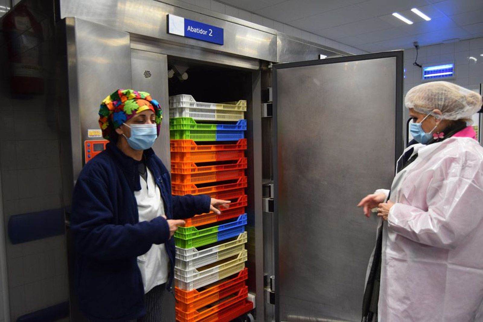 la-delegada-territorial-leticia-garcia-visita-la-cocina-de-linea-fria-del-complejo-asistencial-de-zamora-tras-las-obras-de-mejora-69