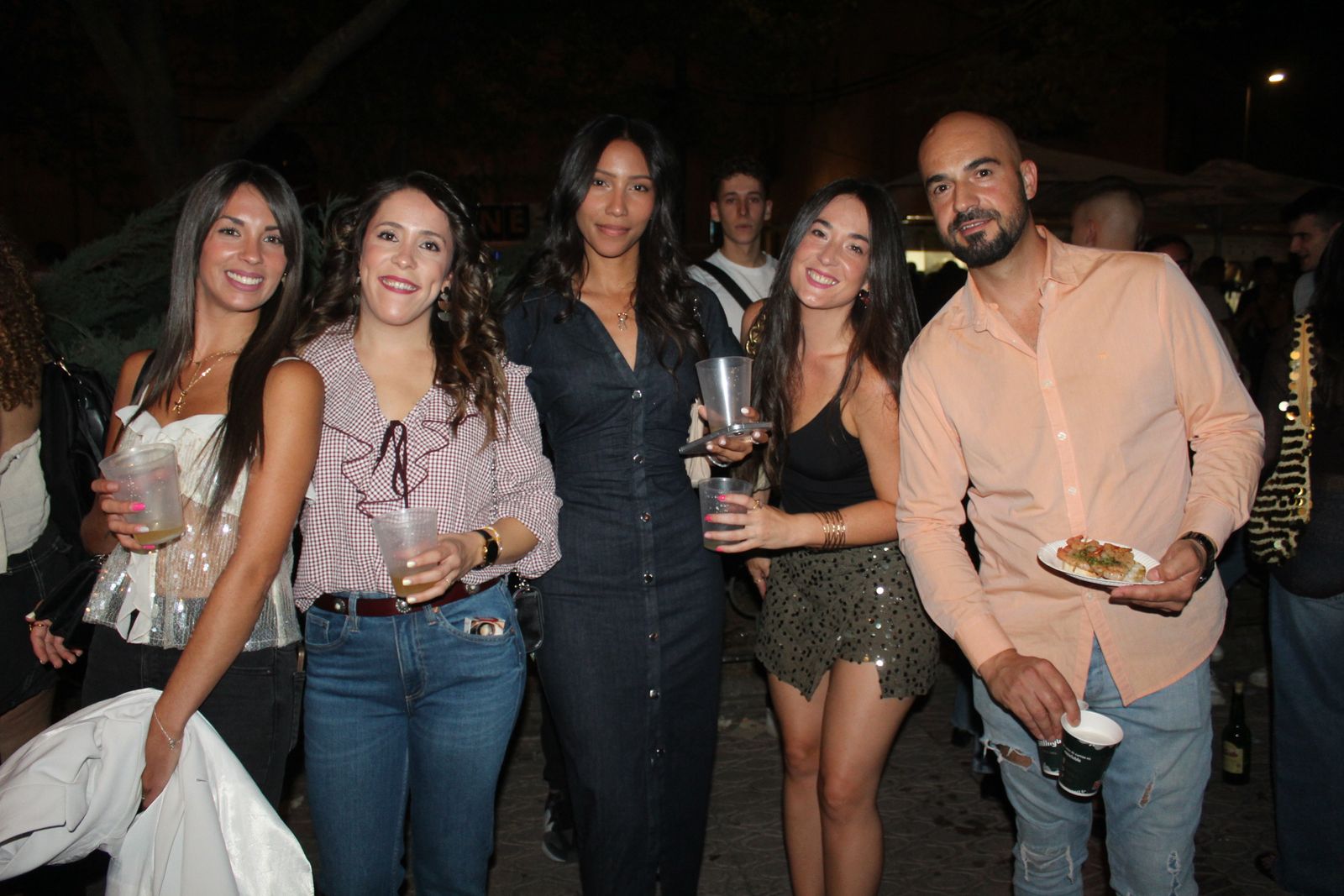 Ambiente en la Feria de Día en la tarde de este sábado