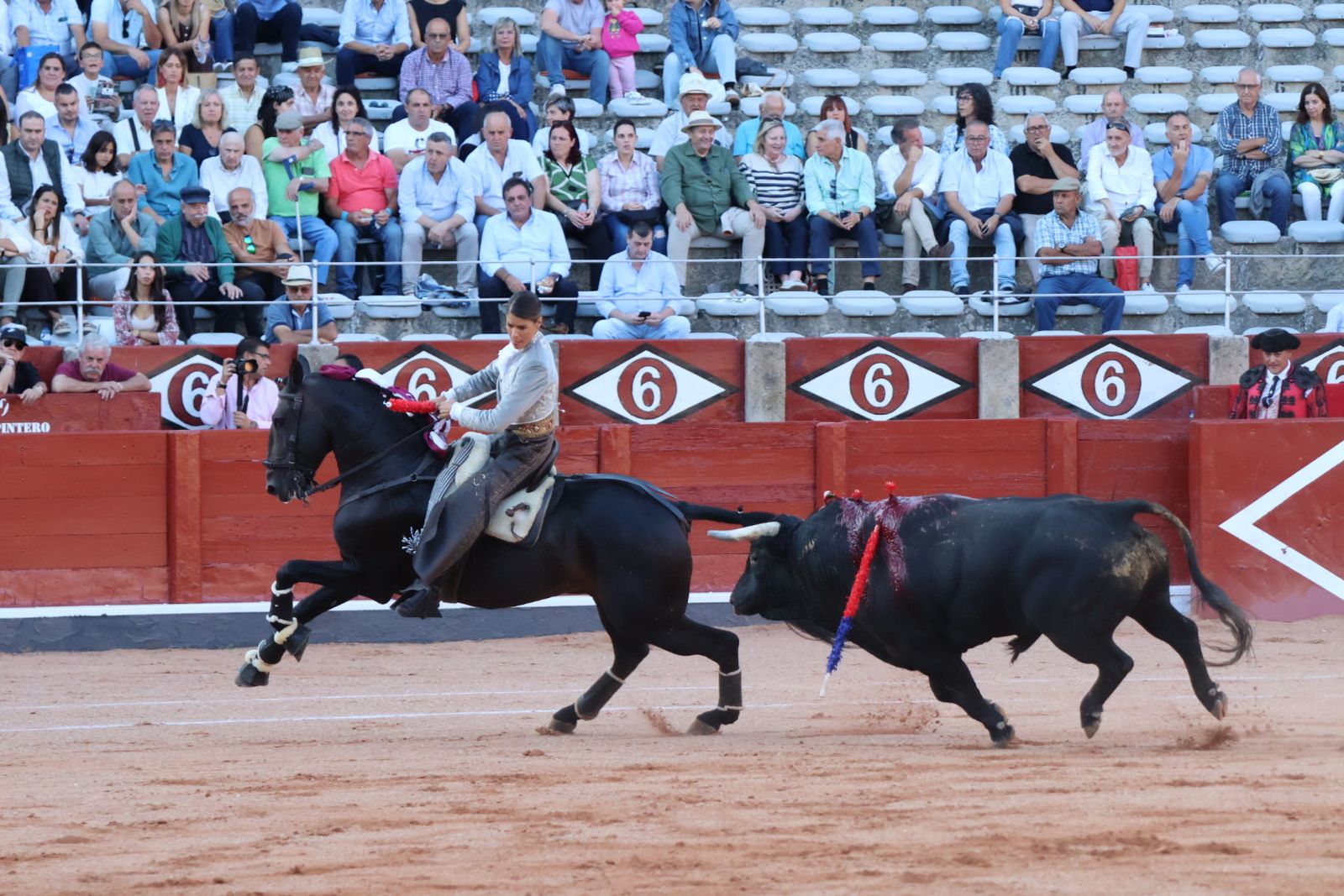La Glorieta revive el aroma de la feria taurina con el primer festejo: Lea Vicens, Raquel Martín y Olga Casado