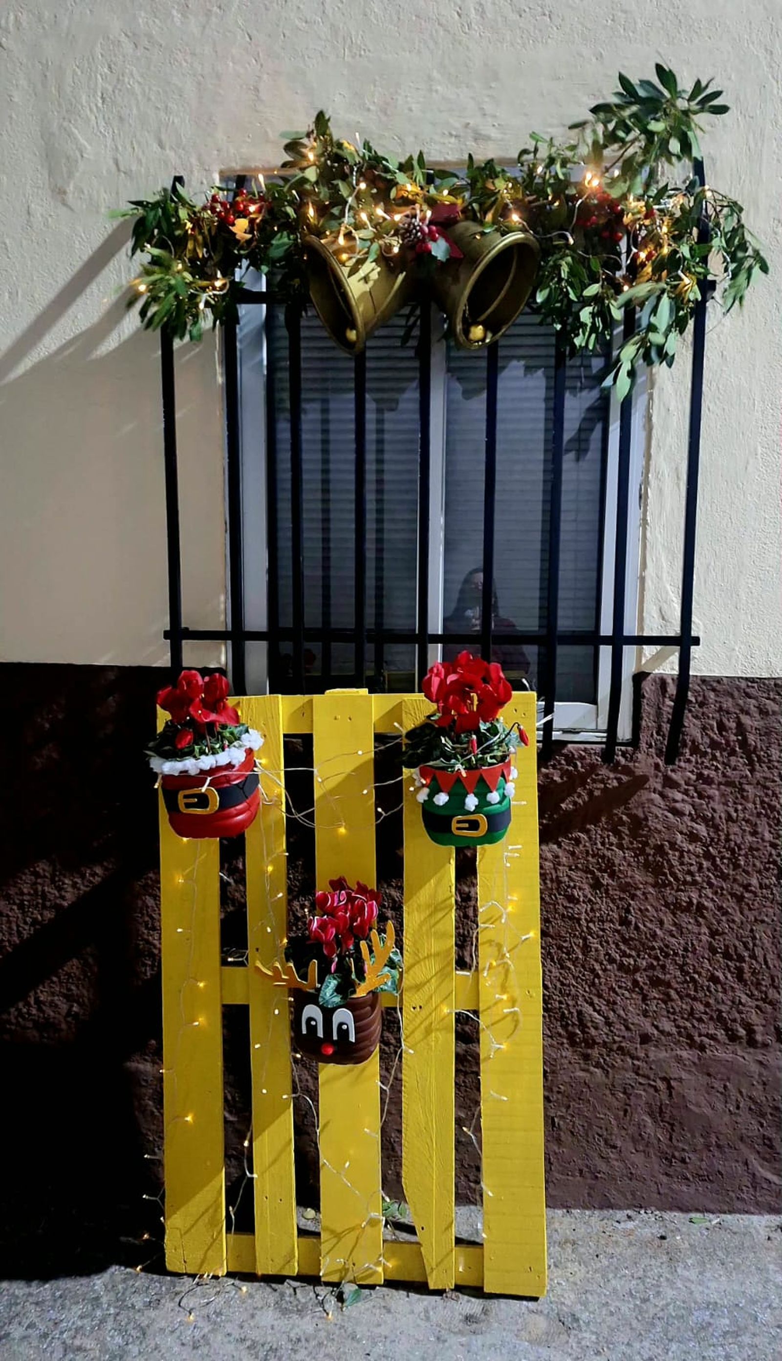 GALERÍA | Decoración navideña, fruto de la unión vecinal, en El Piñero