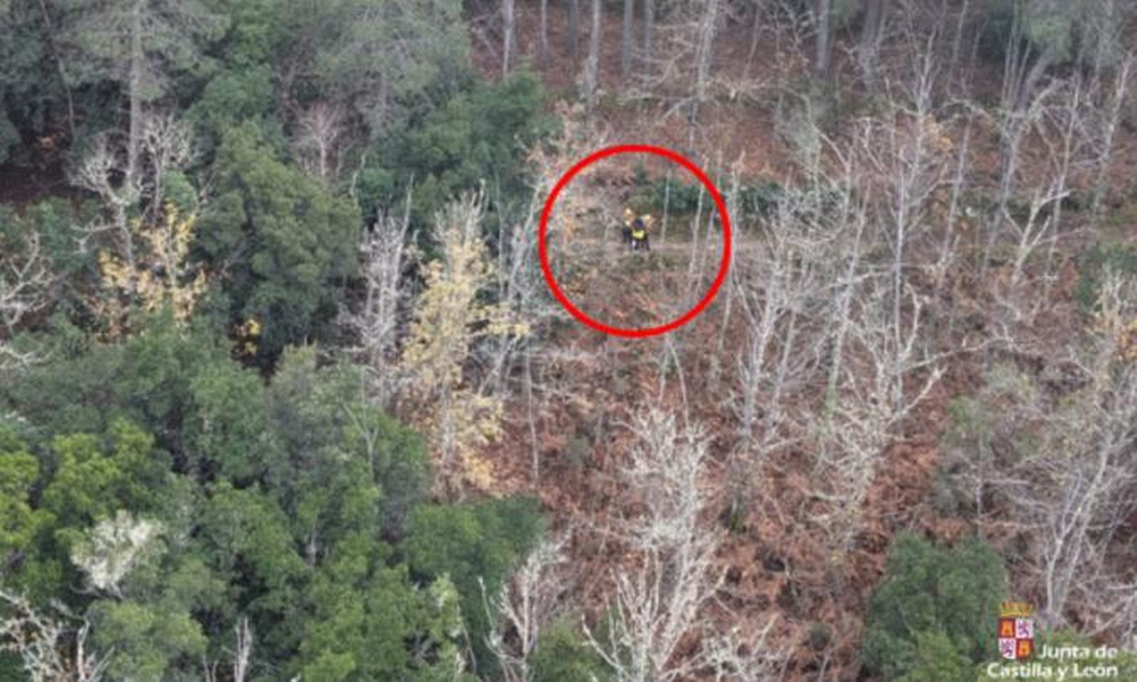 Rescatan en helicóptero a una senderista lesionada mientras hacía la ruta del Agua en Mogarraz. Foto @112cyl