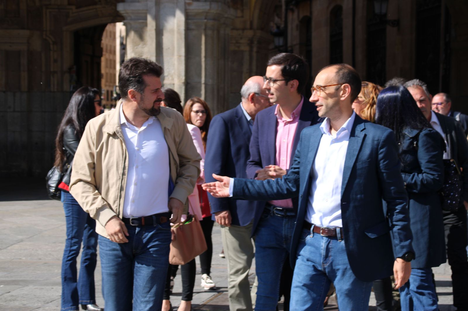 luis-tudanca-david-serrada-y-jose-luis-mateos-mantienen-un-encuentro-c-6