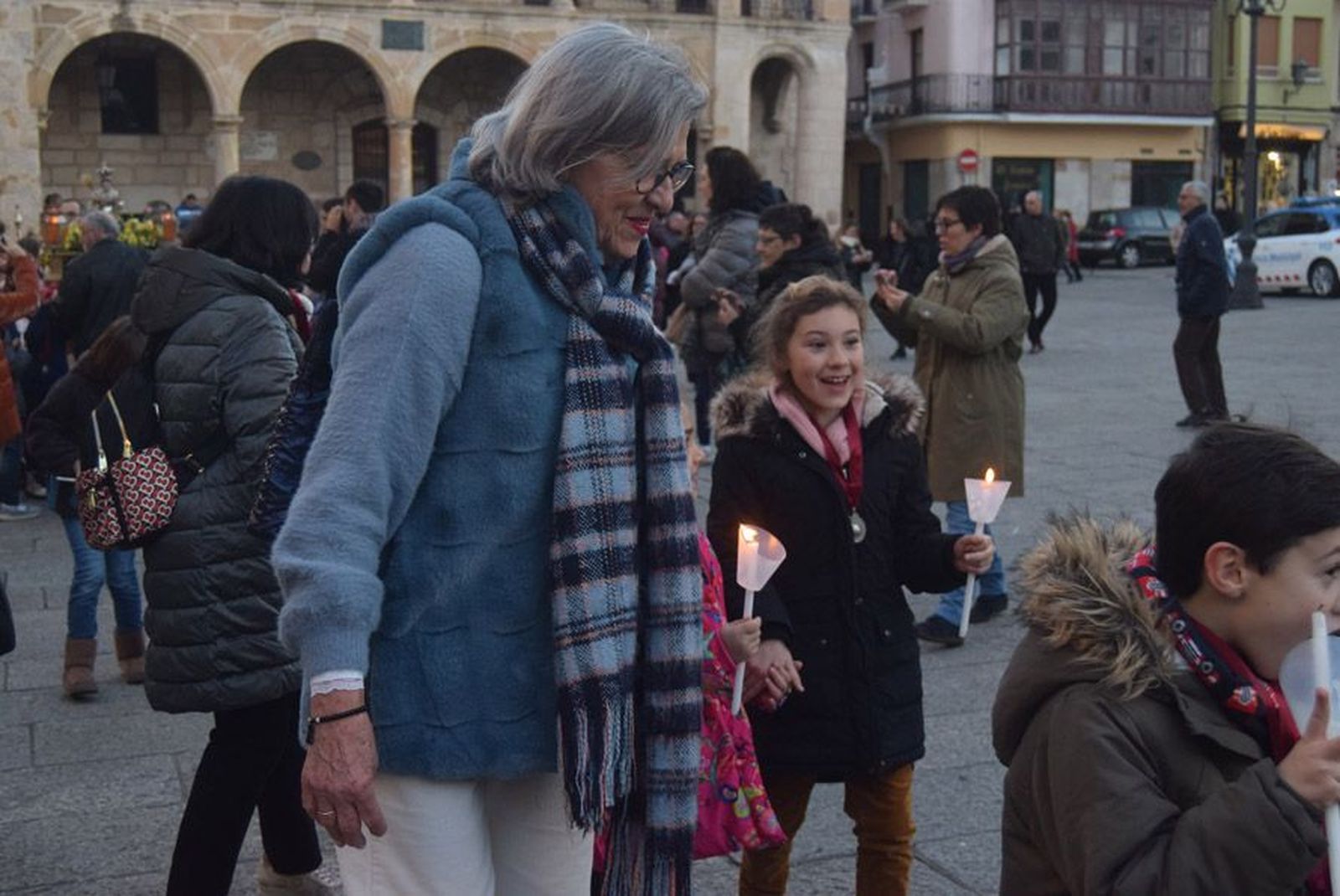 las-candelas-vuelven-a-unir-la-iglesia-de-san-juan-con-la-de-san-vicente-103