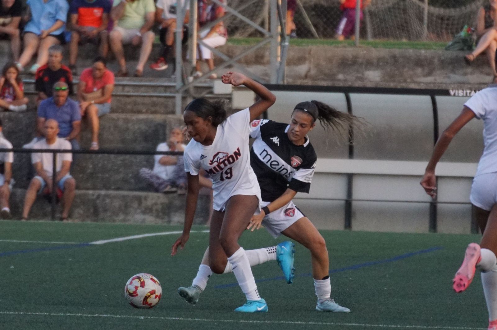 partido-amistoso-salamanca-futbol-femenino-y-milton-academy-foto-juanes-14