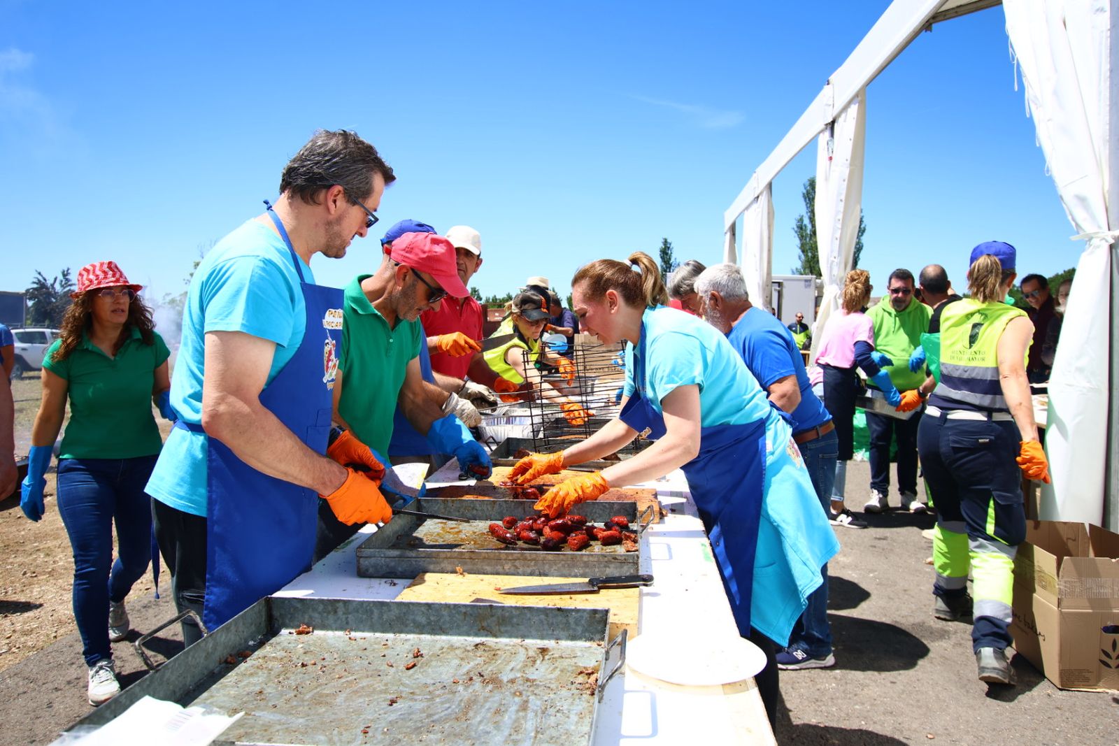 Villamayor de la Armuña vive un gran sábado con su tradicional comida popular