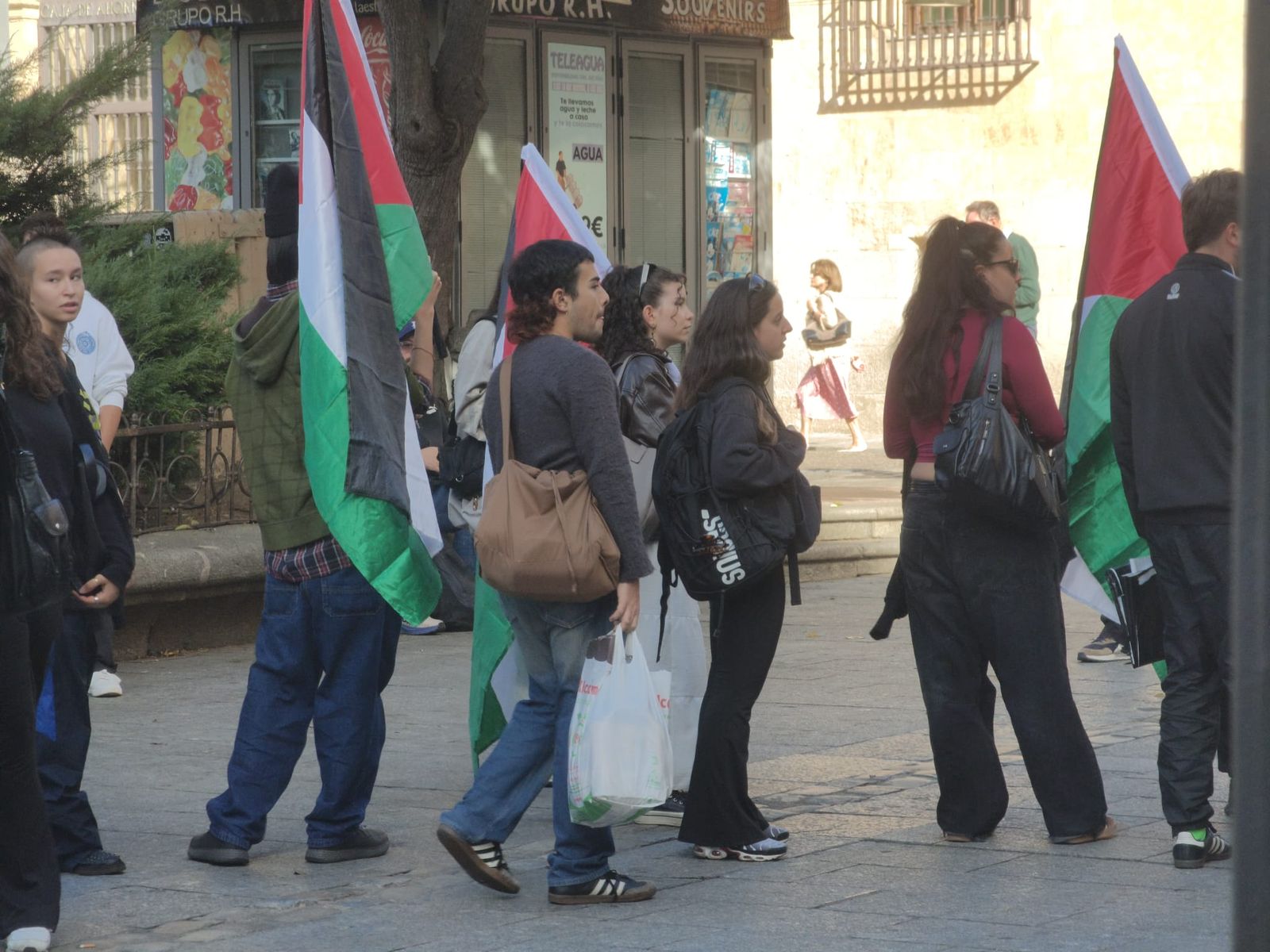 Los estudiantes de Salamanca recorren Salamanca alzando la voz por Palestina