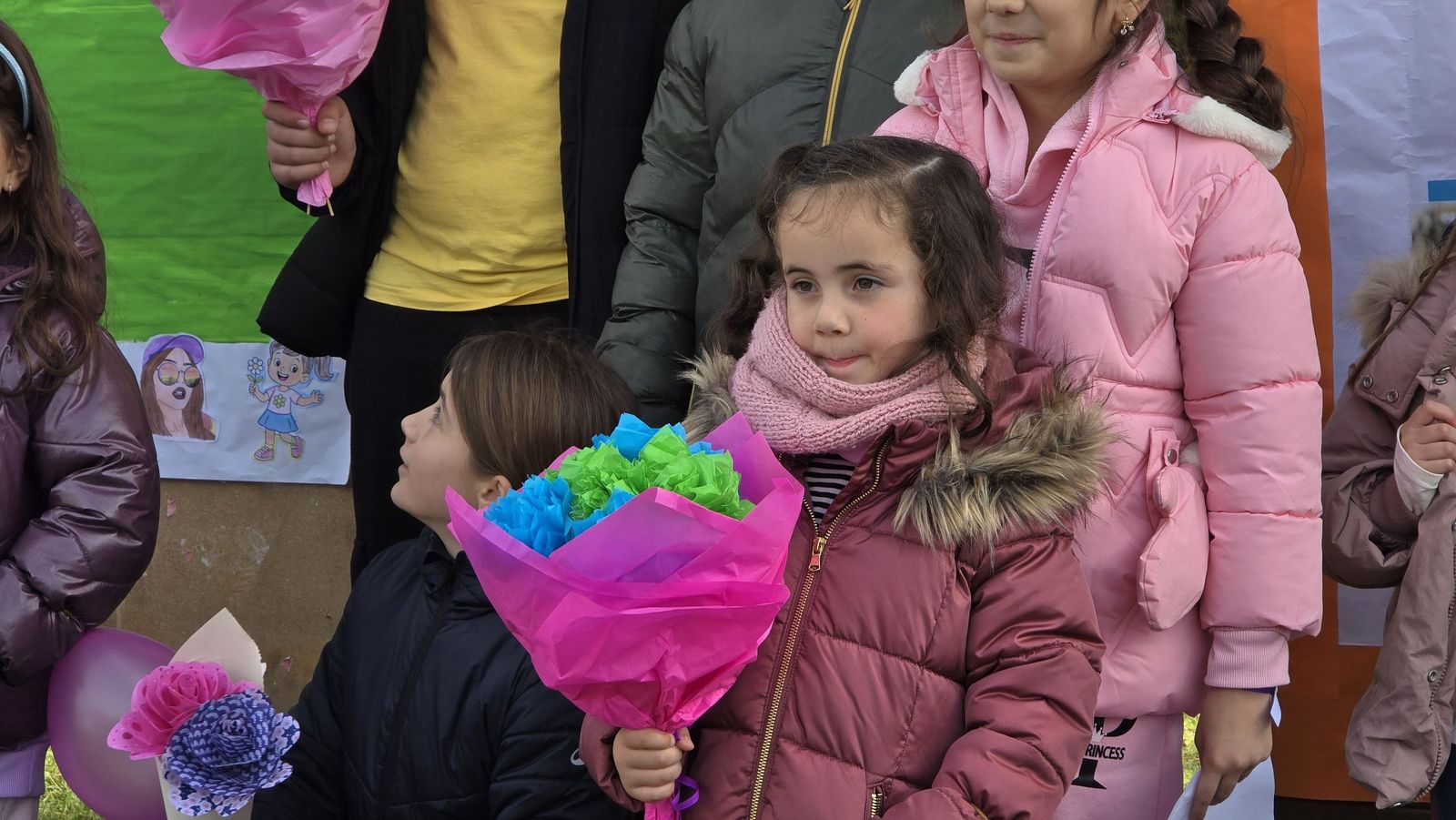 Ofrenda floral y lectura del manifiesto institucional por el Día Contra la Violencia de Género