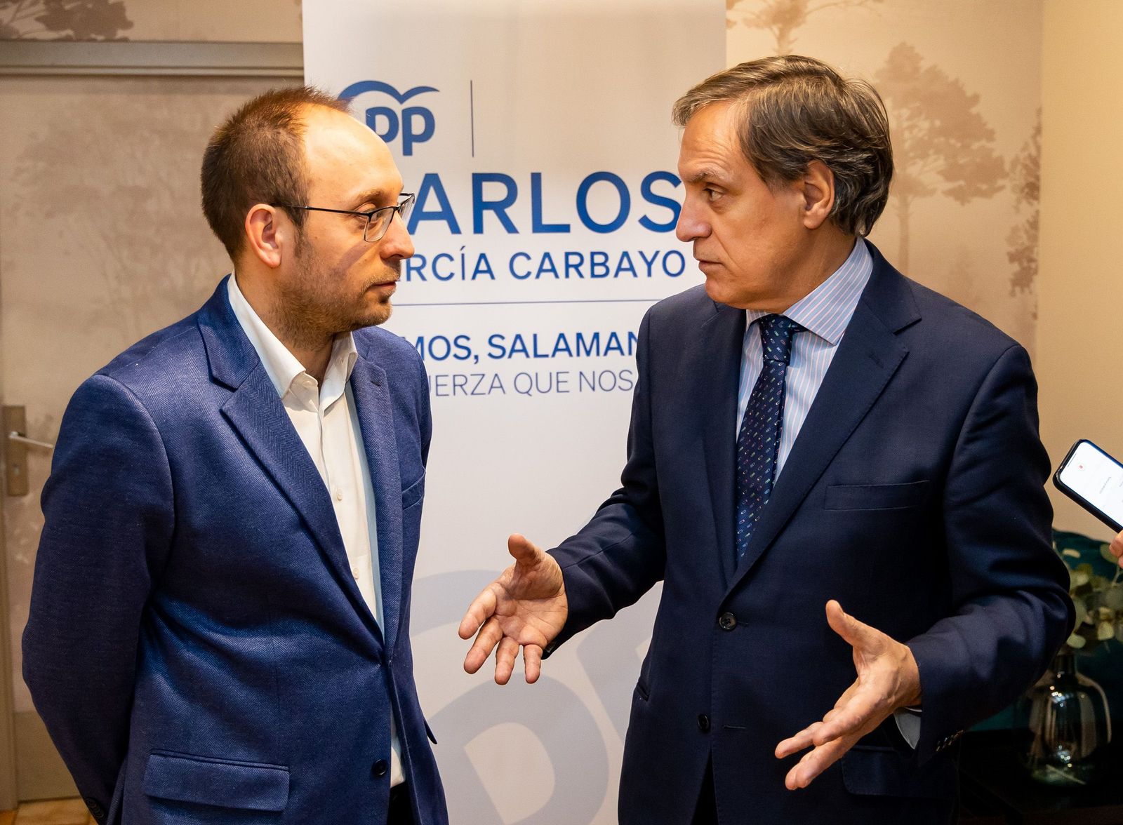 Carbayo junto a Marcos Iglesias alcalde de Ciudad Rodrigo. Foto de archivo