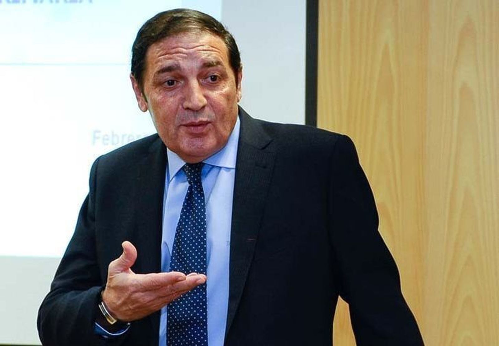 Antonio María Sáez: “Sería mejor discutir si se utilizan adecuadamente los recursos sanitarios que debatir sobre el cierre de camas”