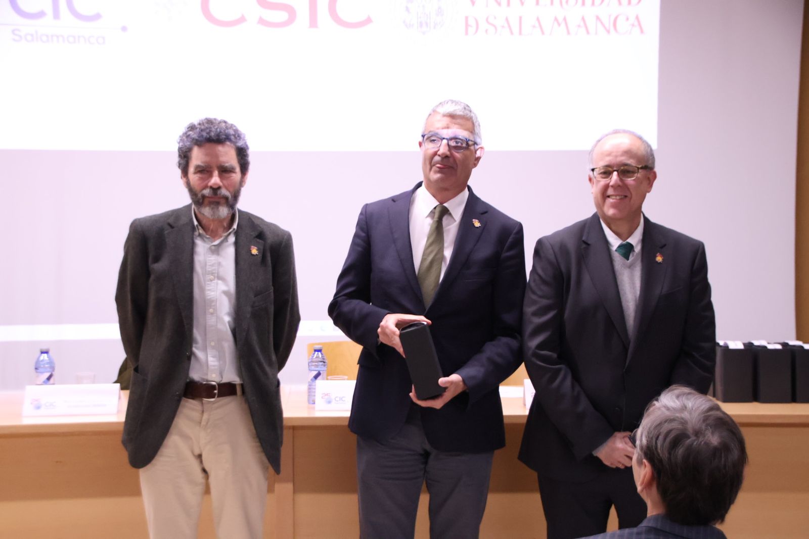 El Centro de Investigación del Cáncer (CIC) organiza un homenaje al personal que cumple 25 años