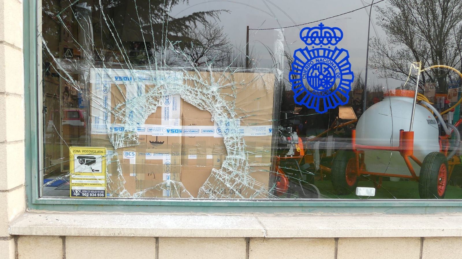 La Policía Nacional detiene a un varón por múltiples robos a empresas en Lasalle