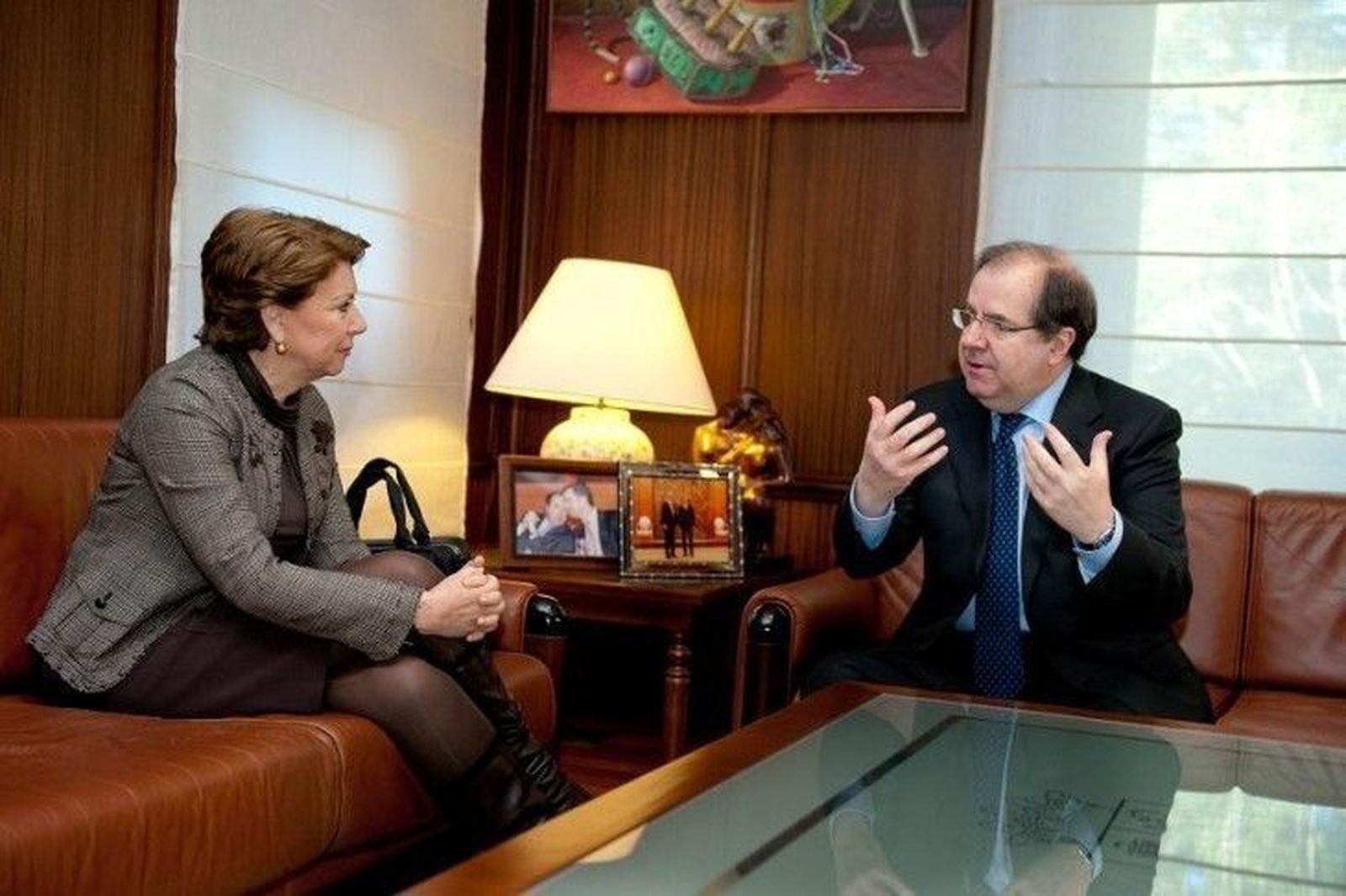 Encuentro institucional del presidente de la Junta y la vicepresidenta del Banco Europeo de Inversiones