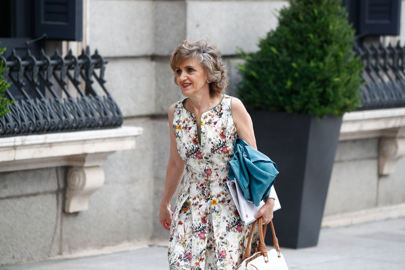 La ministra de Sanidad, Consumo y Bienestar Social en funciones, María Luisa Carcedo, a su llegada al Congreso de los Diputados para la segunda sesión del debate de investidura del candidato sociali