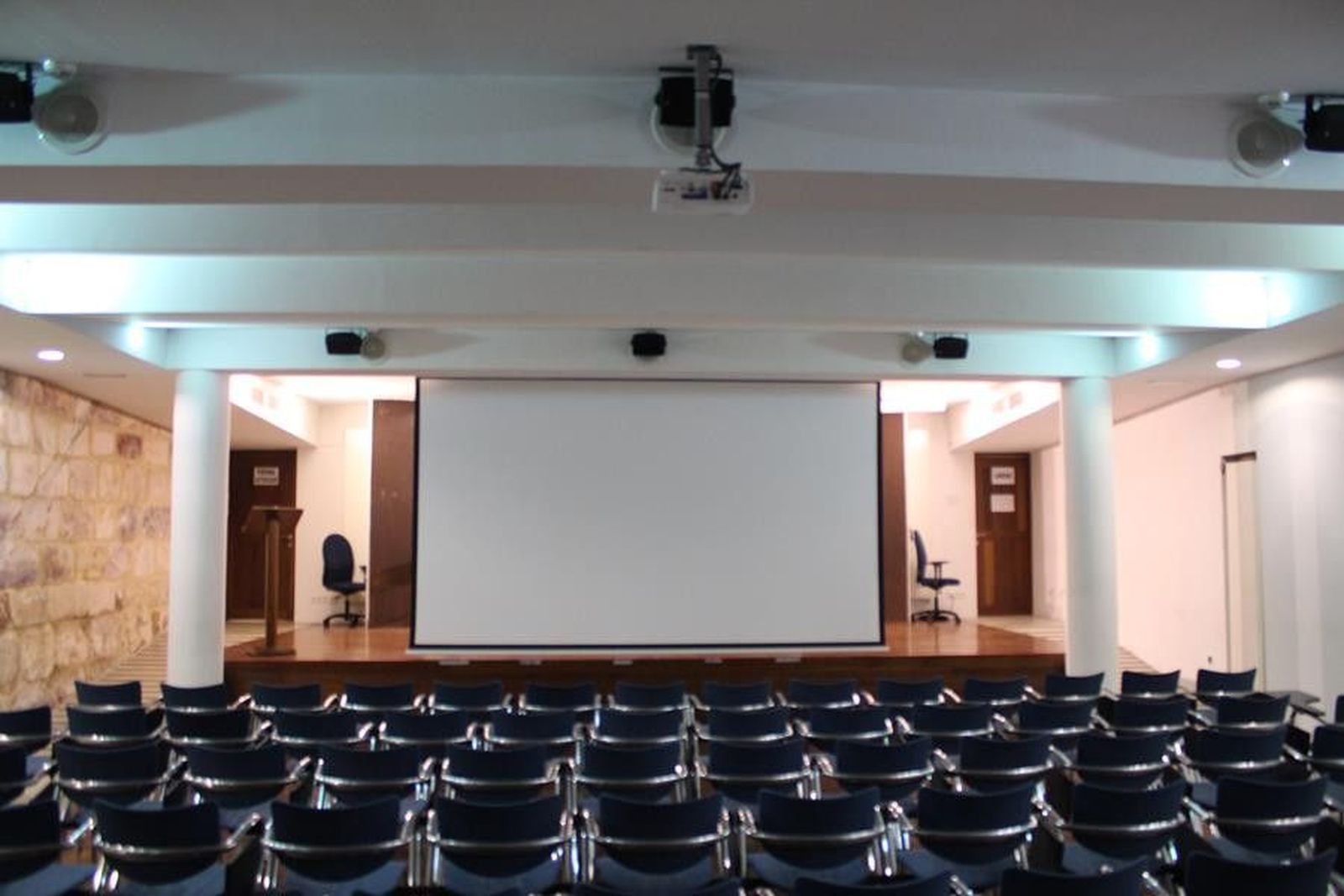 La Alhóndiga Pantalla