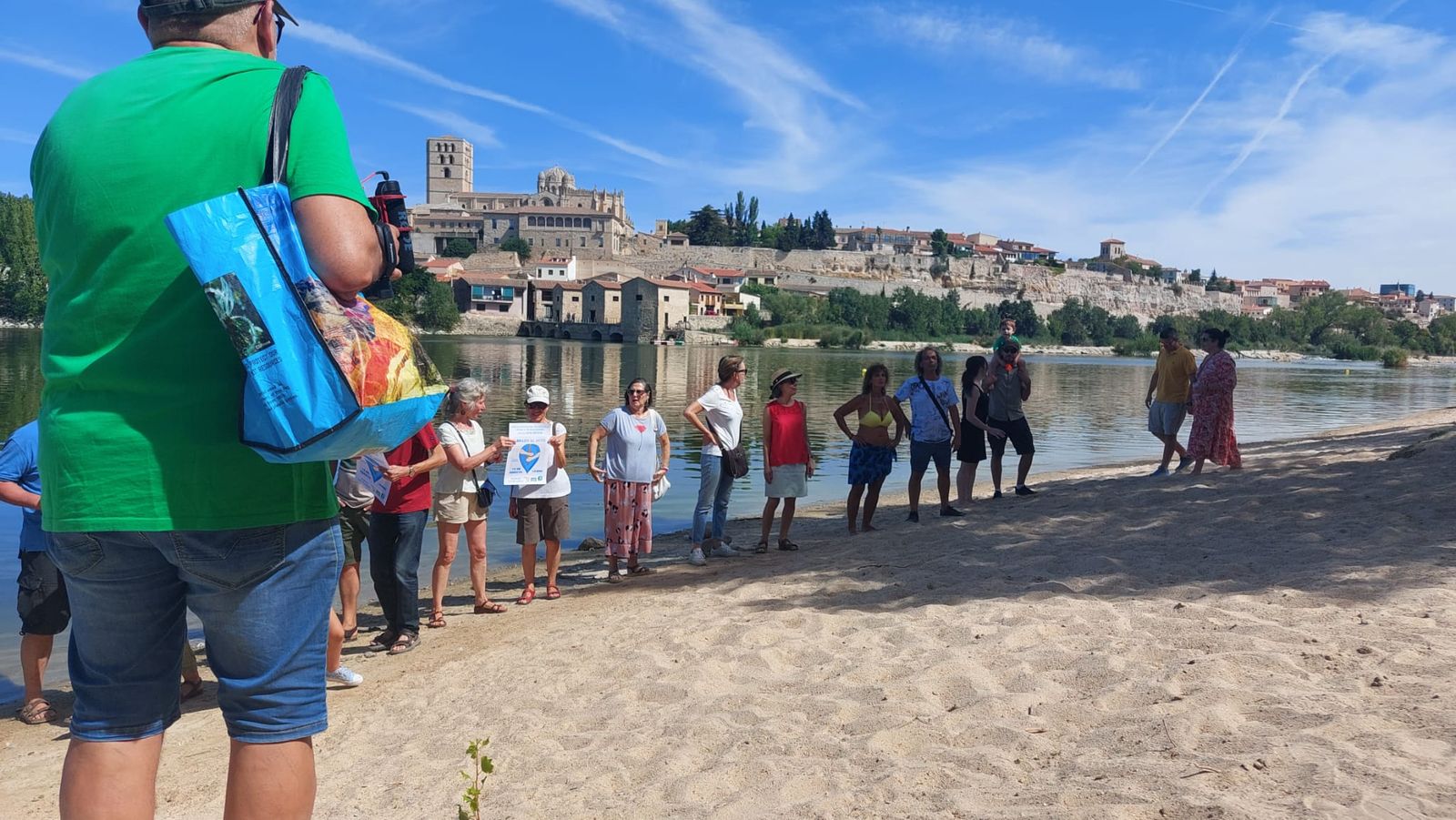 cadena-humana-por-el-agua-en-los-pelambres-2