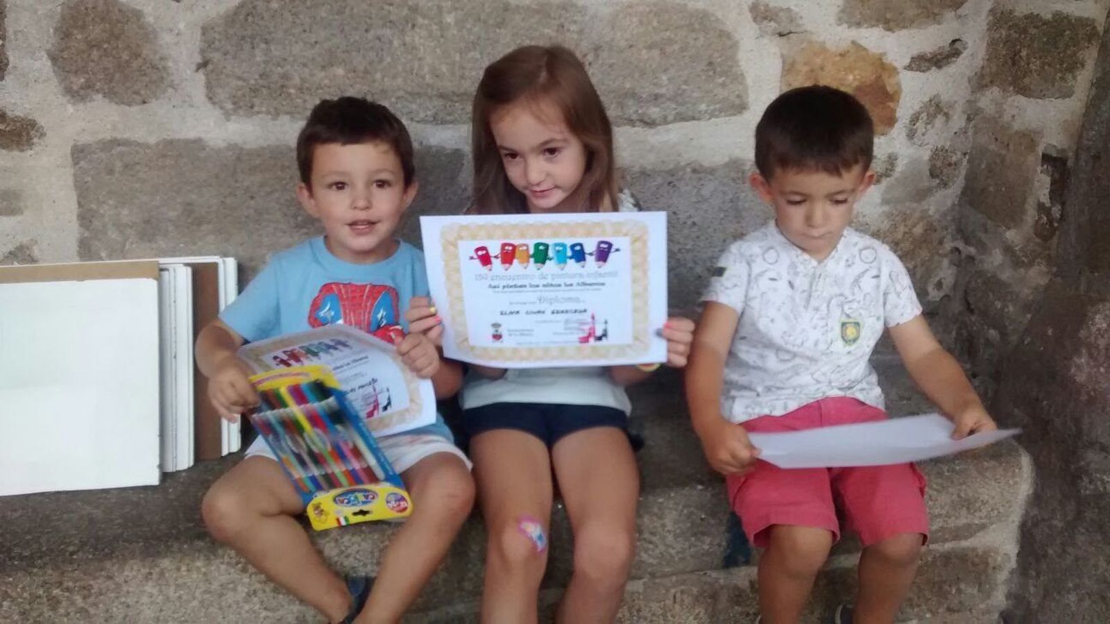 La Alberca vuelve a reunir a centenares de niños en una jornada de pintura