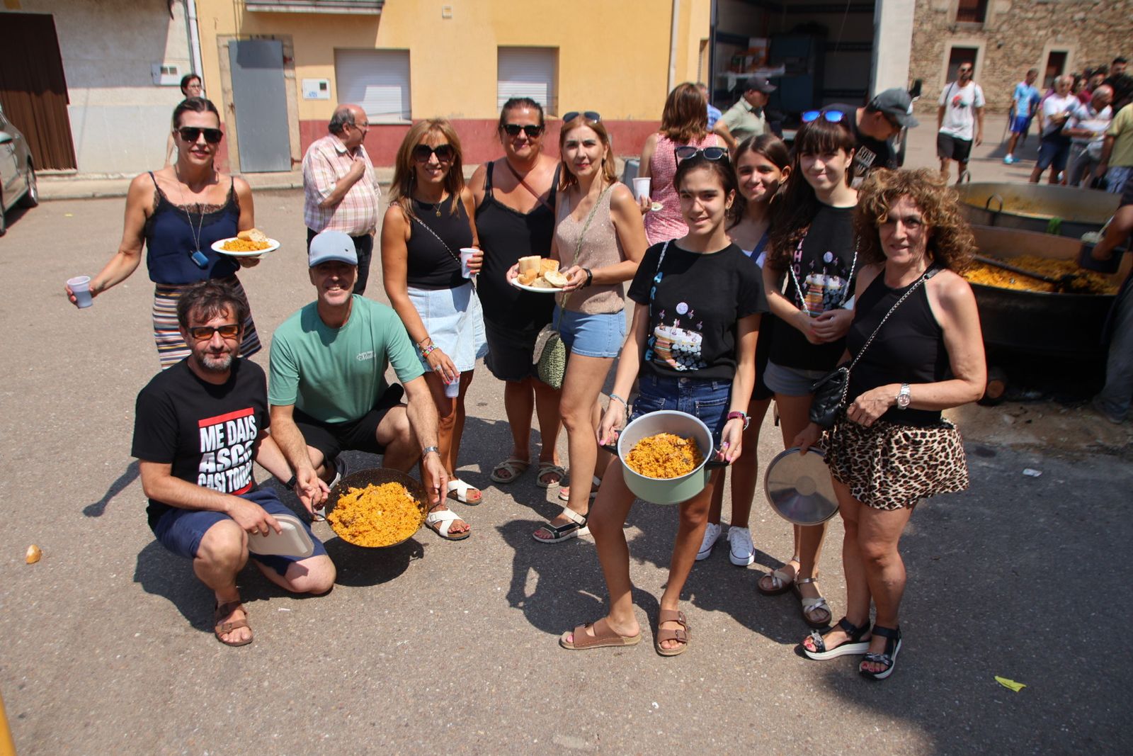 Masueco paella popular en la plaza