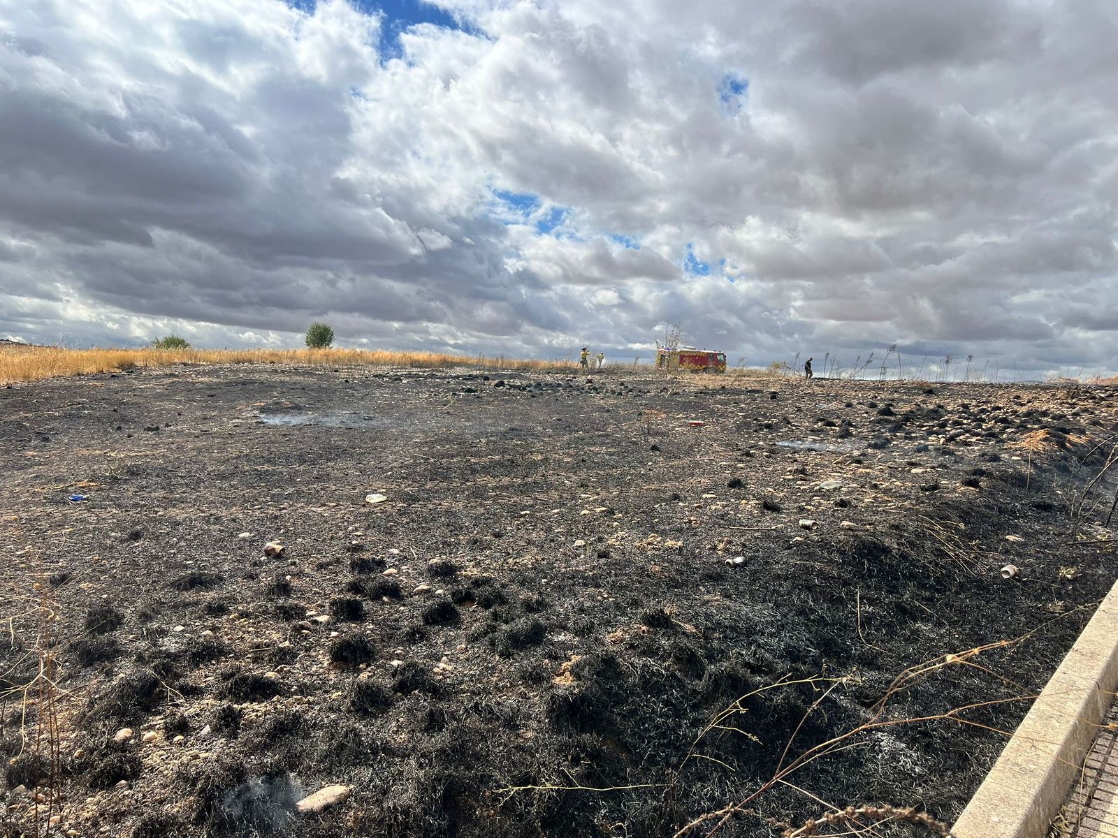 Incendio en unas tierras en Chamberí
