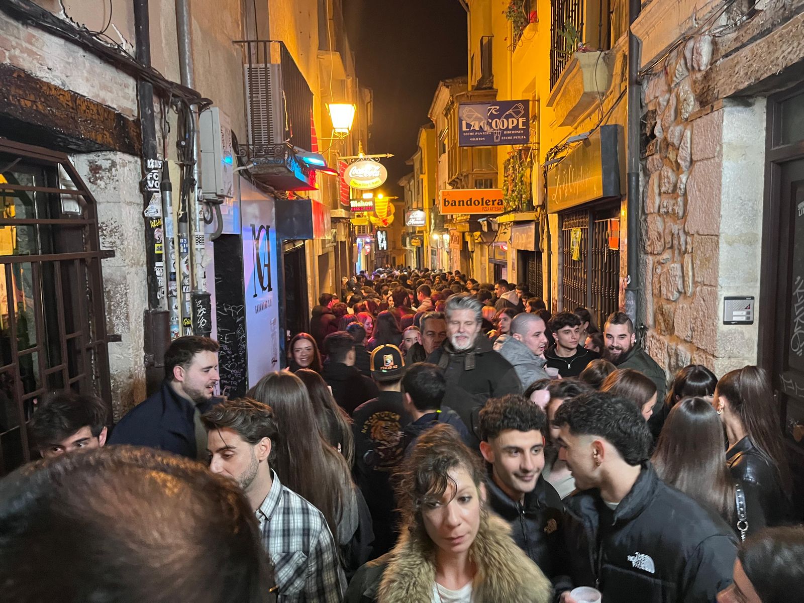 Del calvario al chato: Herreros vivió su particular ‘pasión’ en un Martes Santo hasta la bandera